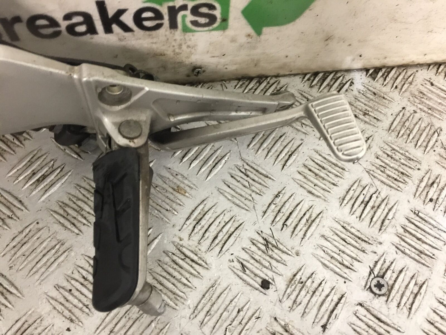 HONDA VFR1200 VFR 1200 FA FRONT RIGHT HANGER YEAR 2010-11  (STOCK 793)