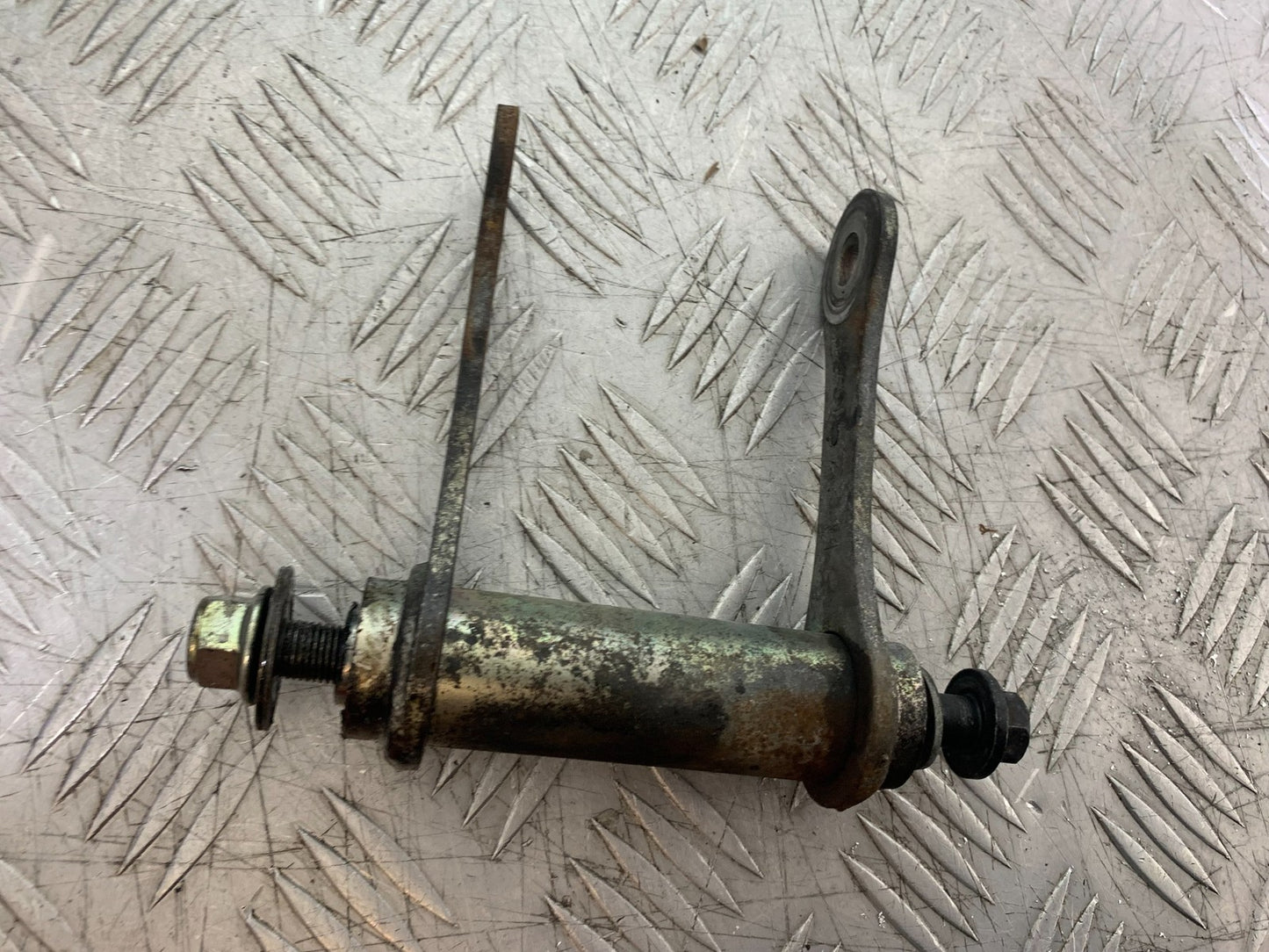 TRIUMPH 1050 SPEED TRIPLE REAR SHOCK LINKAGE   YEAR 2005-2007 (CMB1322)