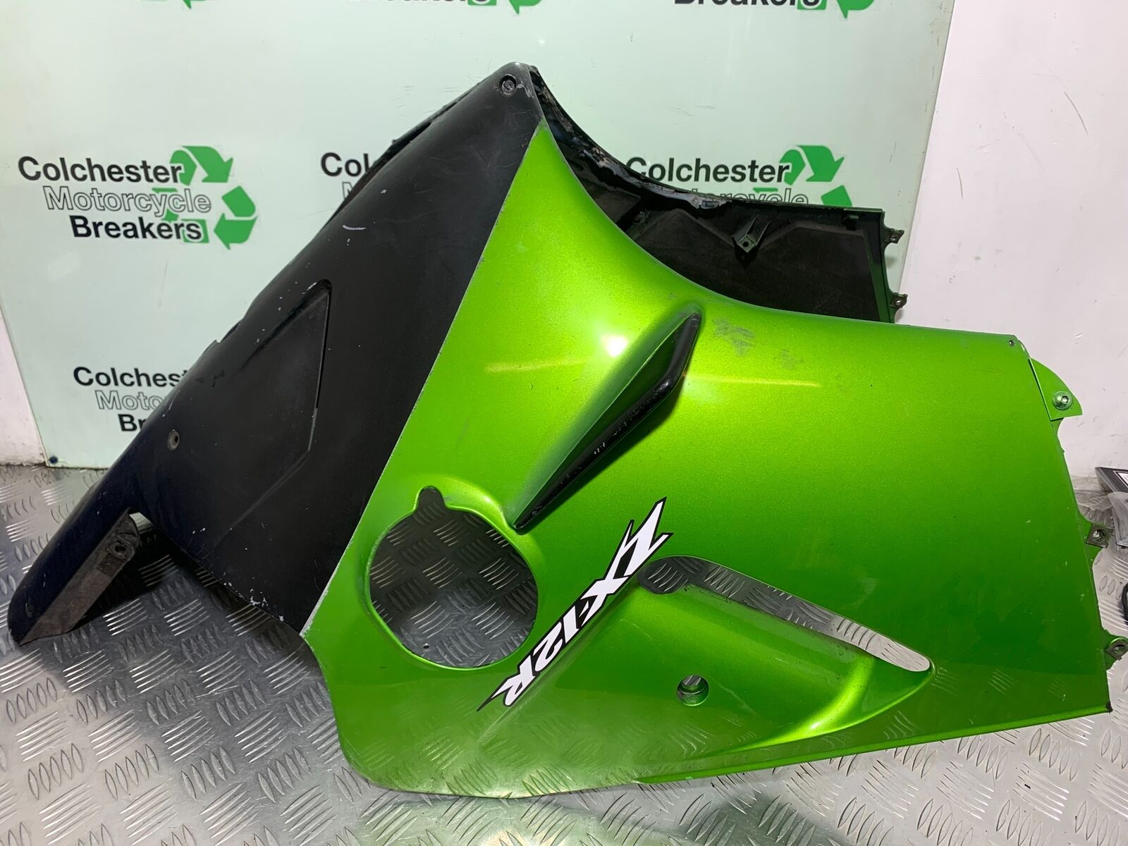 KAWASAKI ZX12R ZX12 R LEFT AND RIGHT FAIRING PANELS    YEAR 2000-01 (CMB1038)
