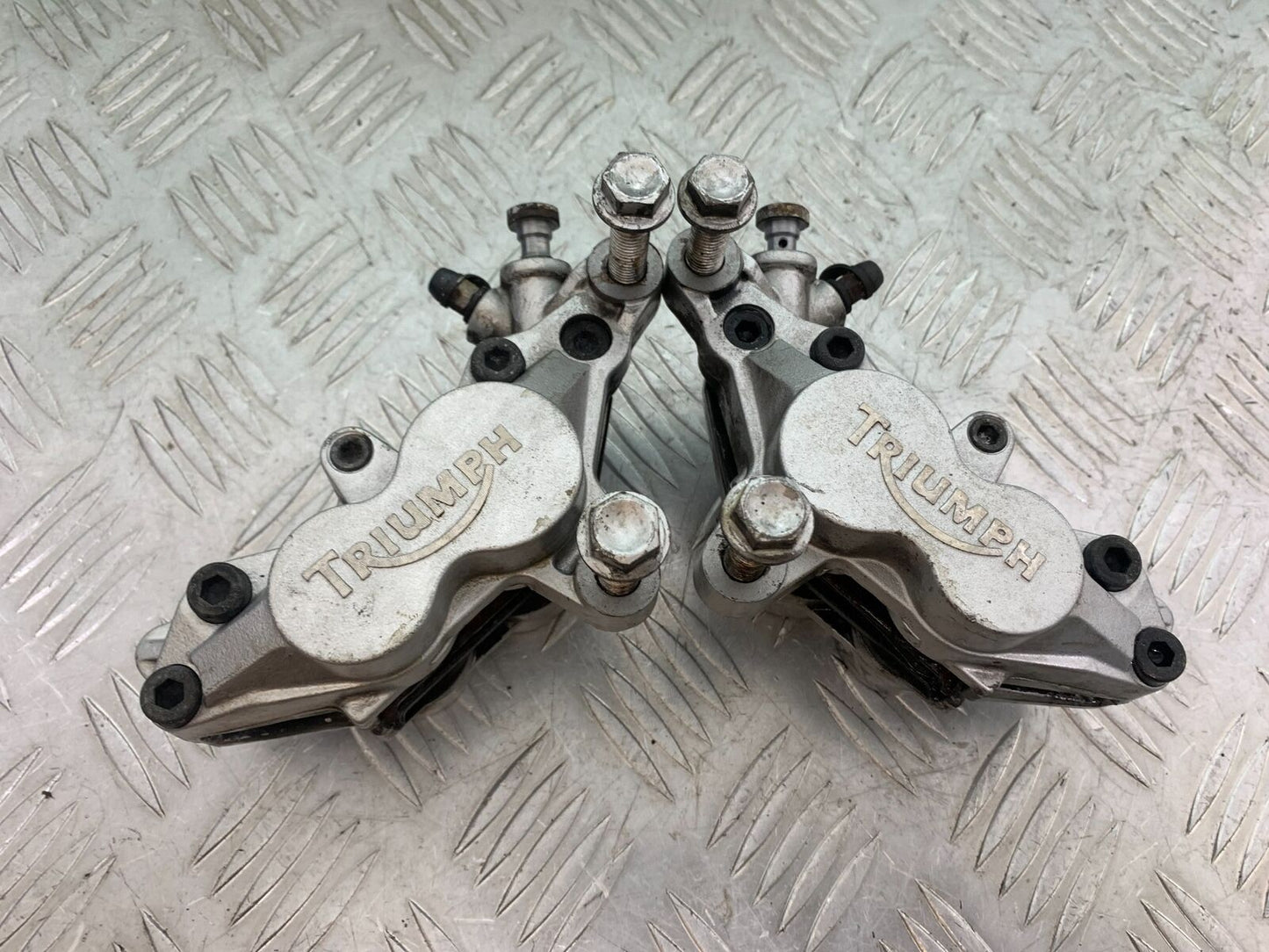 TRIUMPH THUNDERBIRD 1600 FRONT BRAKE CALIPERS  YEAR 2011 (CMB1107)