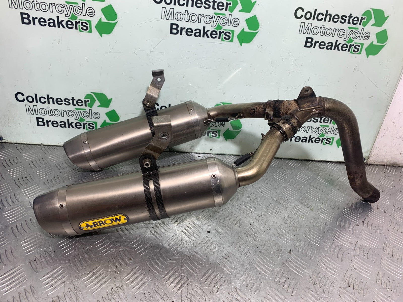 TRIUMPH 675 STREET TRIPLE R ARROW SILENCERS   YEAR 2012 (CMB1221)