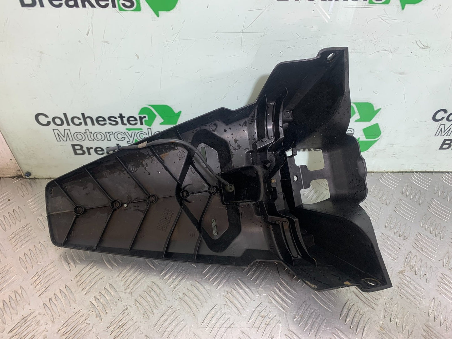 YAMAHA XMAX 250 XMAX 250 REAR MUDGUARD  YEAR 2006-09 (CMB1201)