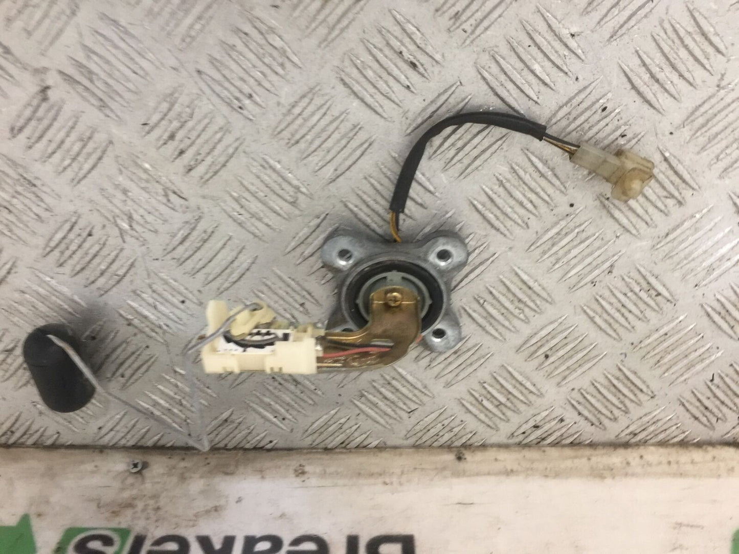 SUZUKI GSF1200 BANDIT MK2 PETROL TANK SENDER  YEAR 2001-05 (STOCK 859)