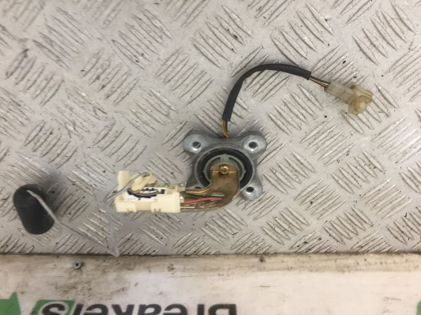SUZUKI GSF1200 BANDIT MK2 PETROL TANK SENDER  YEAR 2001-05 (STOCK 859)