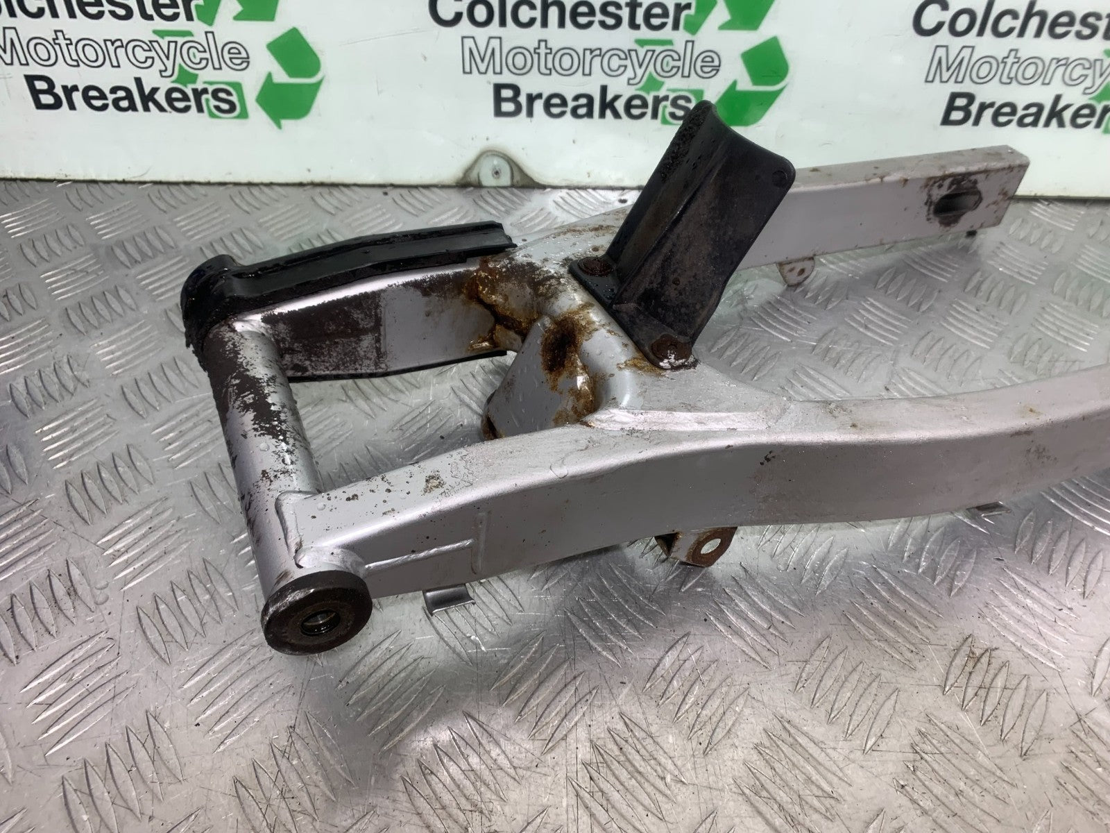 SUZUKI GS500 GS 500 SWINGARM  YEAR 2001-2008 (CMB1254)