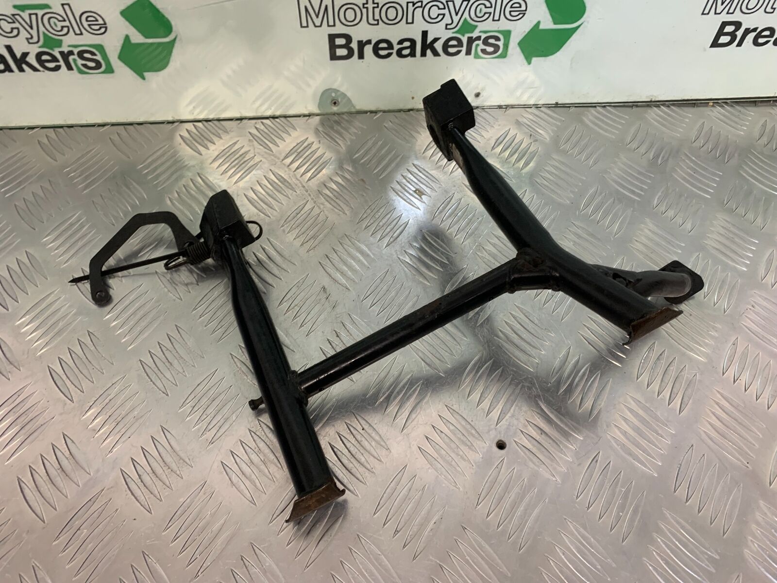 TRIUMPH 1050 SPRINT CENTER STAND  YEAR 2004-2007 (STOCK 956)