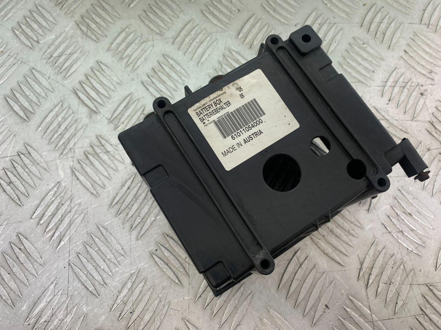 KTM 990 SUPER DUKE BATTERY BOX   YEAR 2007-2011  (CMB1207)