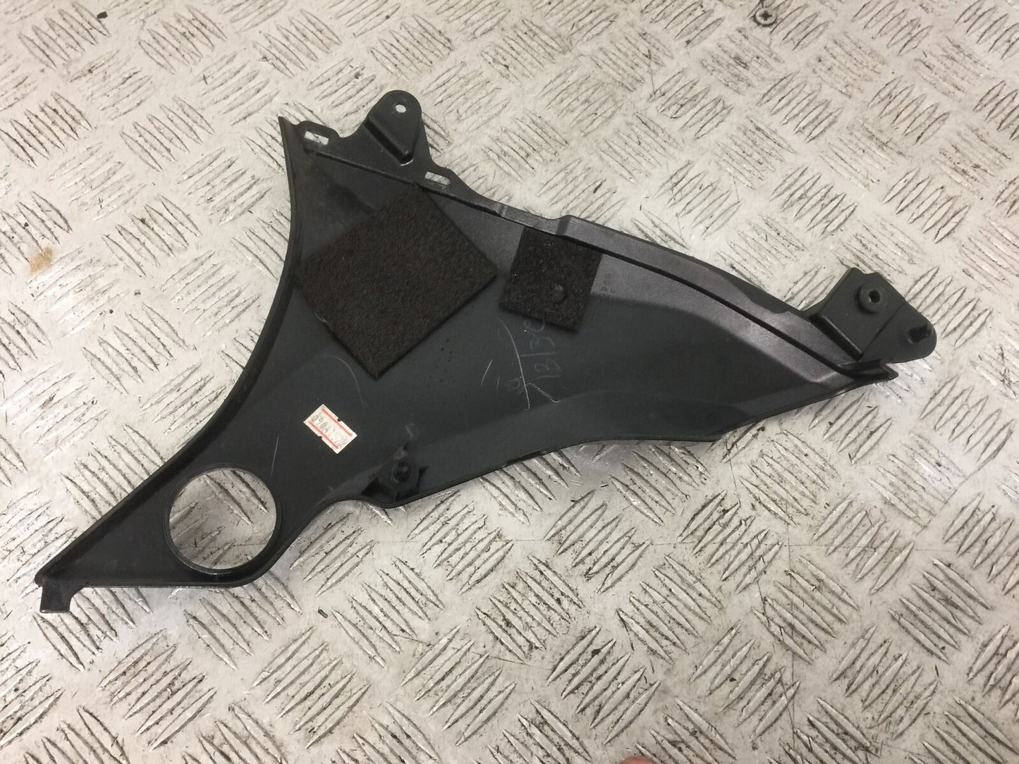 KAWASAKI Z800 Z 800 FRAME COVER  YEAR 2015  (STOCK 874)