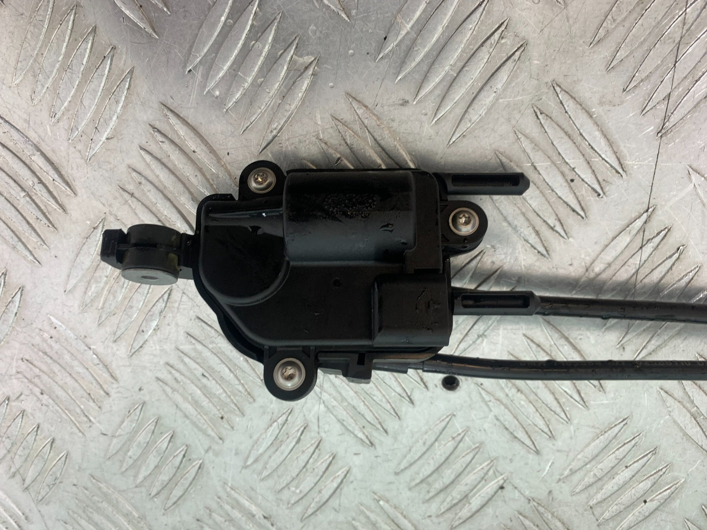 BMW M1000 R SERVO MOTOR AND CABLES   YEAR 2023-2024 (CMB1140)