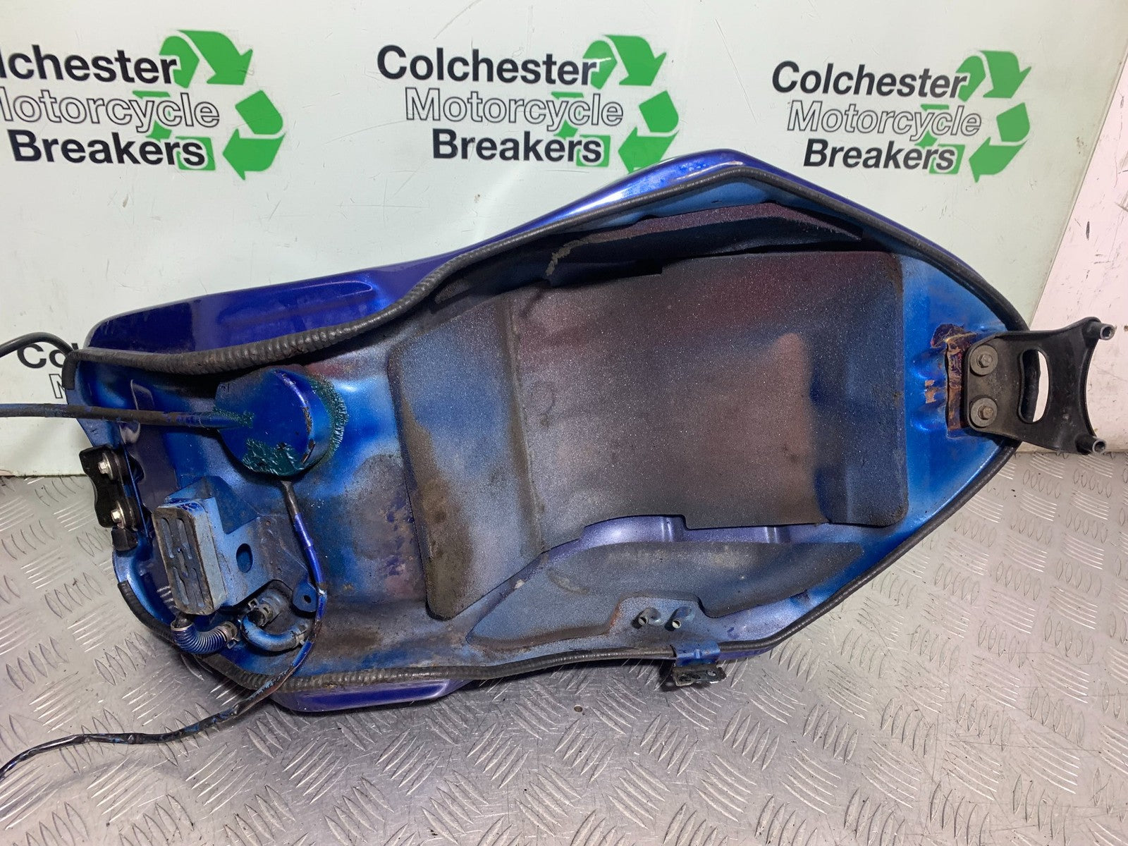 KAWASAKI ZZR1100 D PETROL TANK YEAR 1993-2001 (CMB1289)