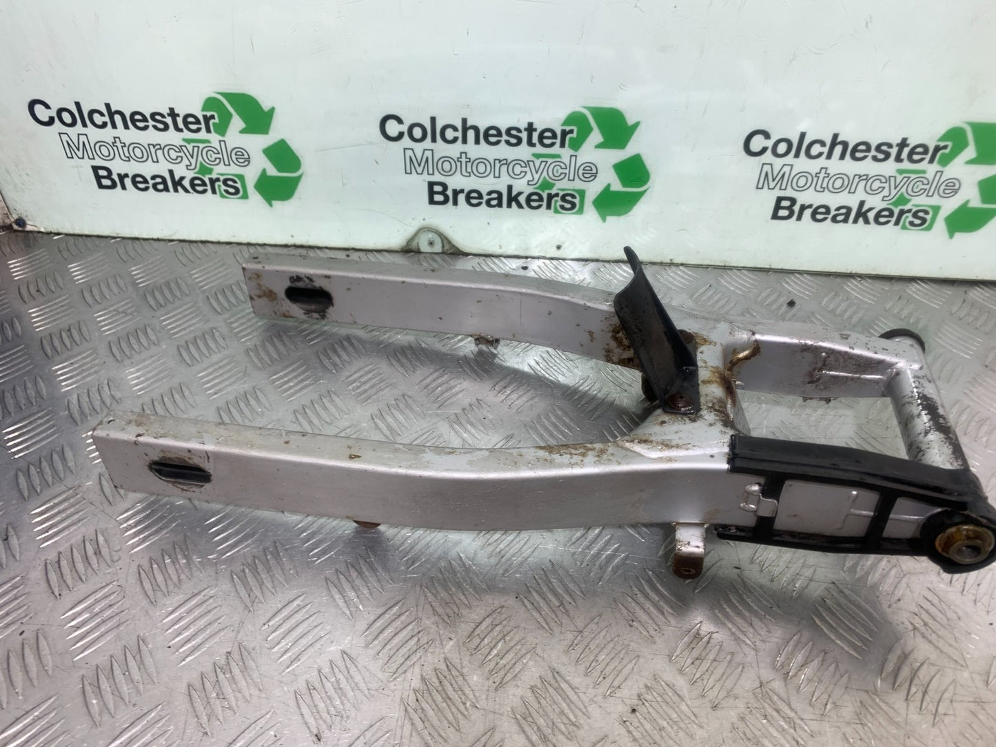 SUZUKI GS500 GS 500 SWINGARM  YEAR 2001-2008 (CMB1254)