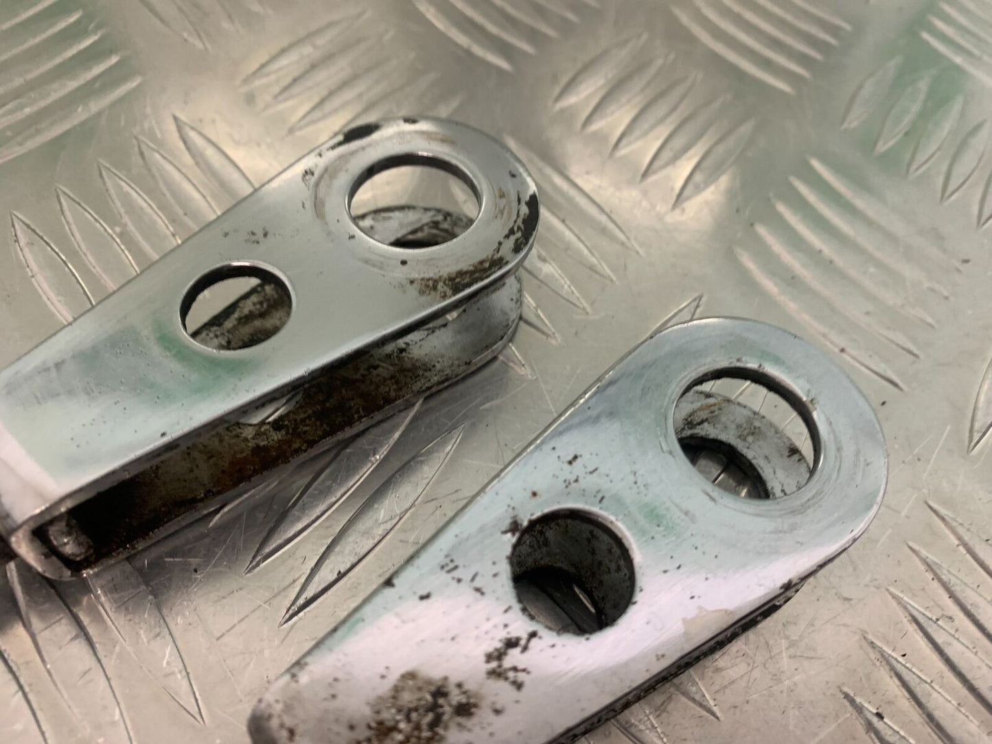 SUZUKI GS750 E GS 750E CHAIN ADJUSTERS  YEAR 1979  (STOCK 959)