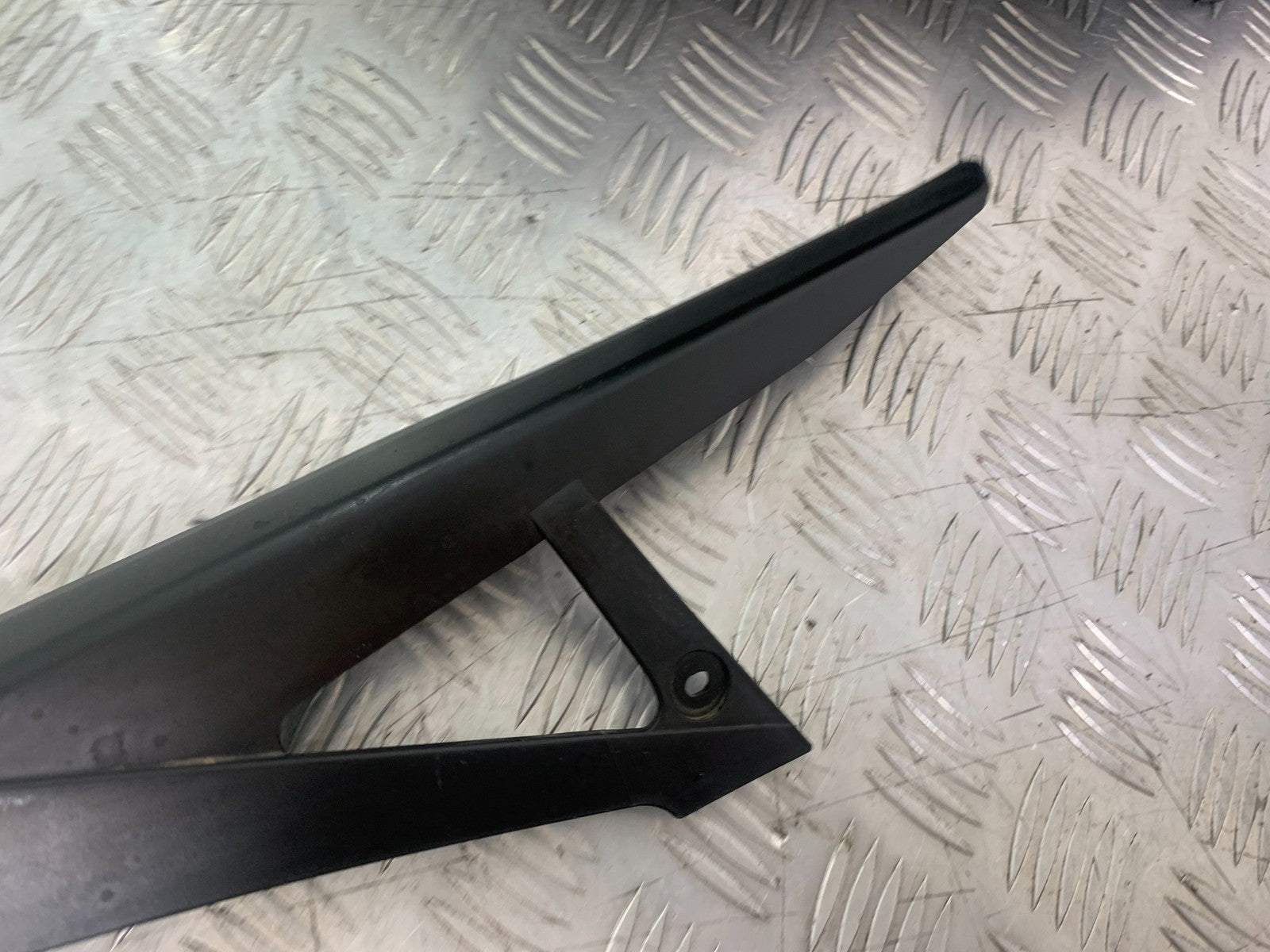 YAMAHA XJ6 XJ6-S CHAIN GUARD  YEAR 2009-2015  (CMB1212)
