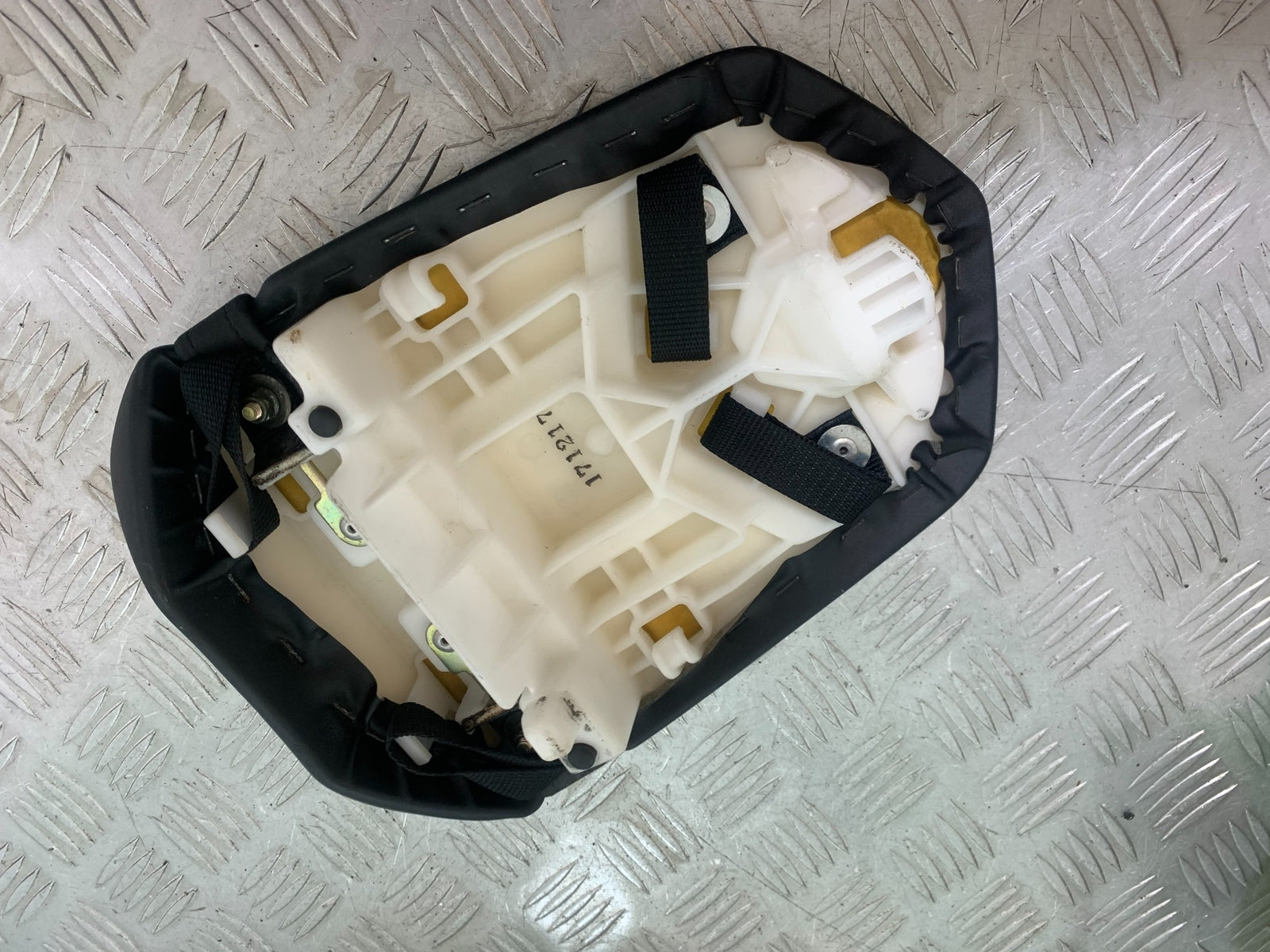 YAMAHA YZF R1 REAR SEAT  YEAR 2004-2006 (CMB1155)