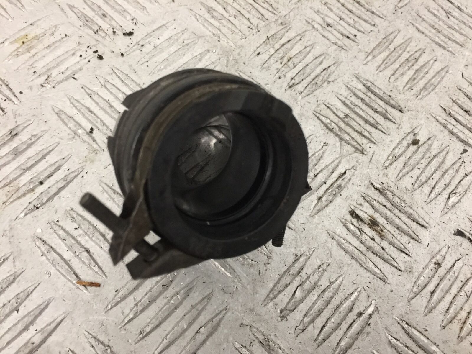 SUZUKI AN 250 BURGMAN INLET RUBBER   YEAR 1999  (STOCK 881)