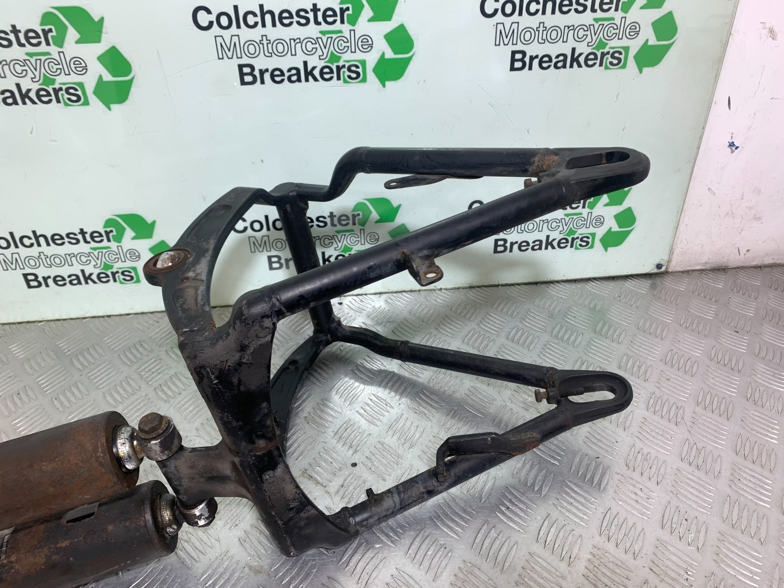 HARLEY DAVIDSON FXS BLACKLINE 1585 SWINGARM AND SHOCKS   YEAR 2012 (CMB1147)