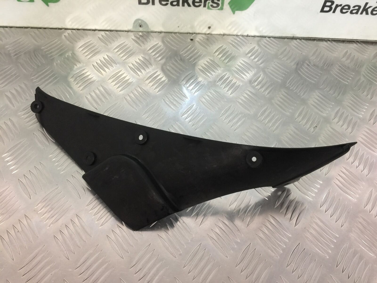 YAMAHA YZF R1 5PW LEFT INNER INFILL PANEL  YEAR 2002-2003 (STOCK 929)