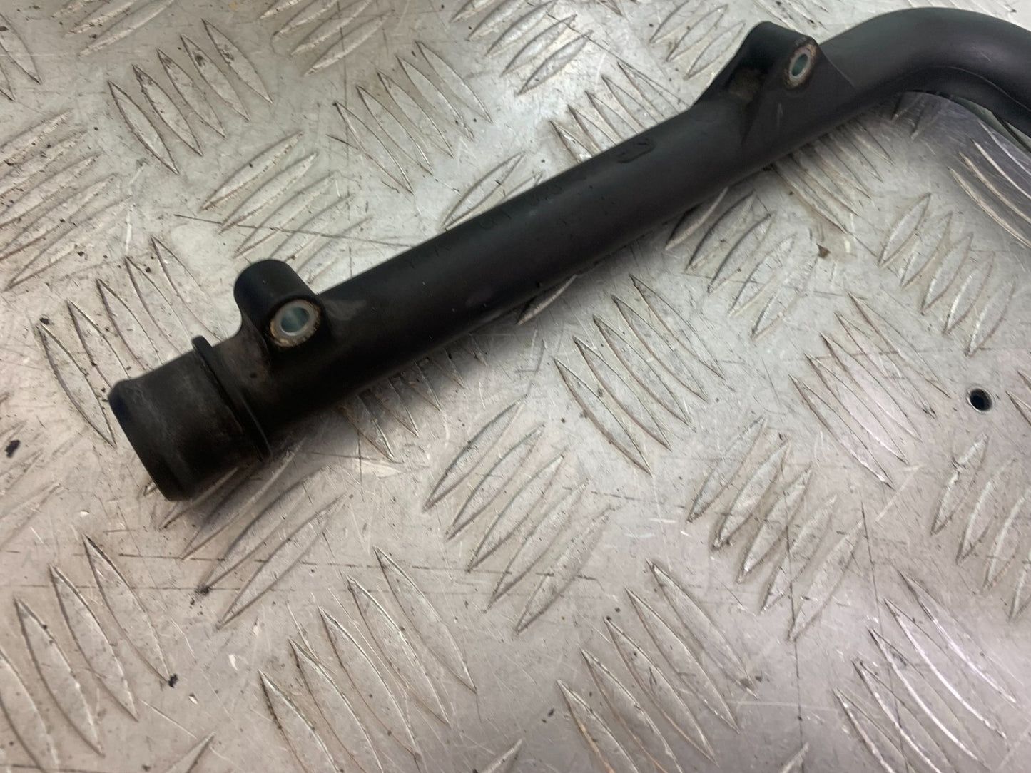 YAMAHA YZF R1 14 B BIG BANG COOLANT HOSE  2009-14 (CMB1175)