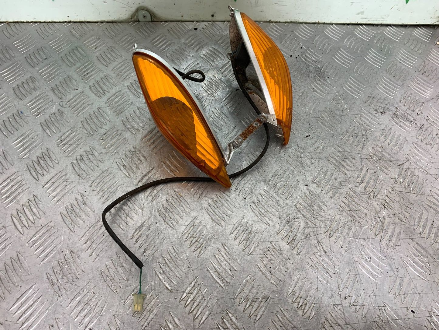 HONDA XL125 VARADERO REAR INDICATORS YEAR 2001-2006  (CMB1304)