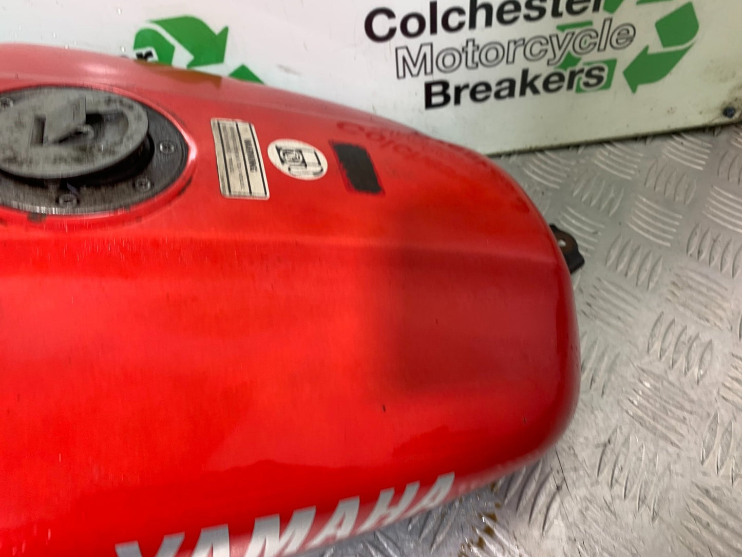 YAMAHA FZS600 FAZER 600 PETROL TANK   YEAR 1998-2001 (CMB1267)
