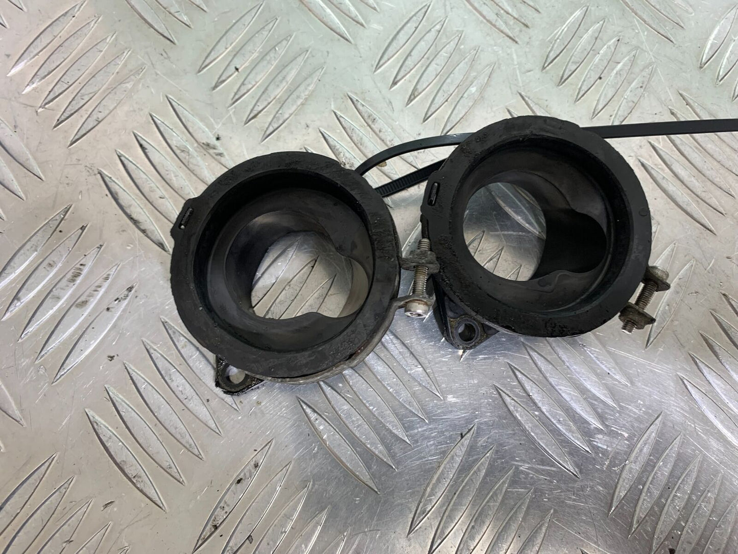 KAWASAKI NINJA 650 INLET RUBBERS  YEAR 2017-2019 (CMB1018)