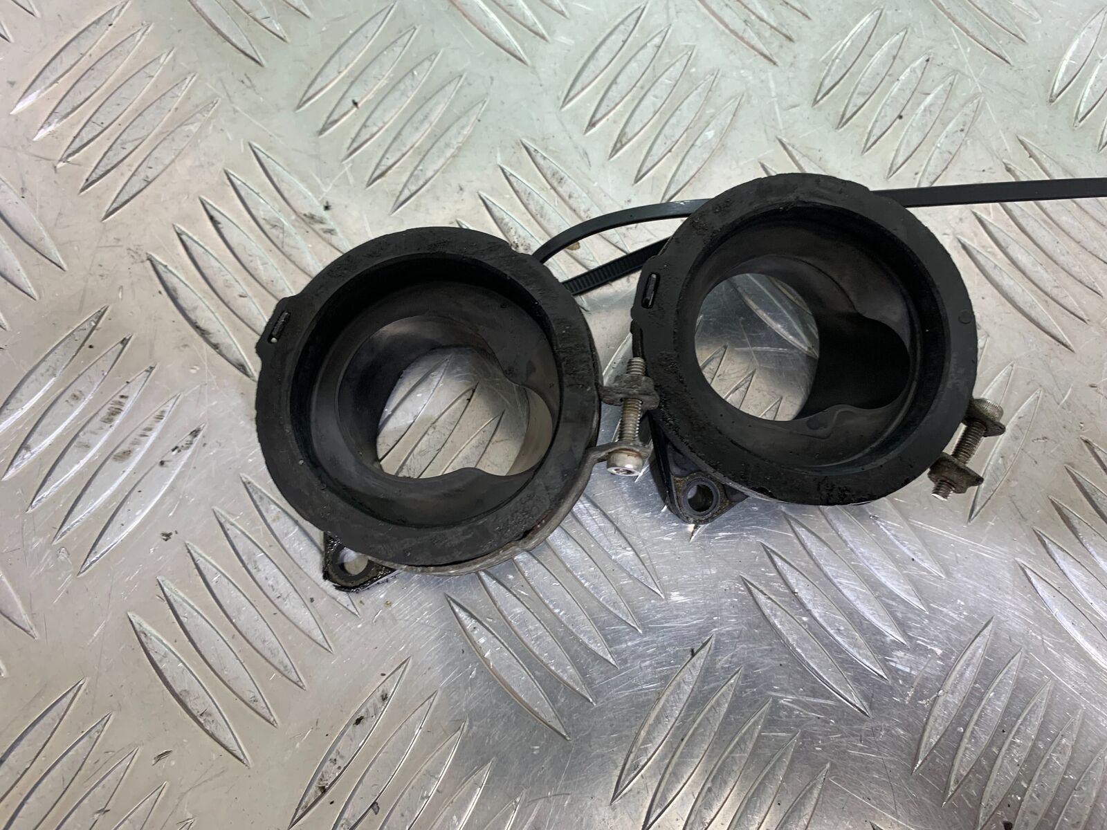 KAWASAKI NINJA 650 INLET RUBBERS  YEAR 2017-2019 (CMB1018)