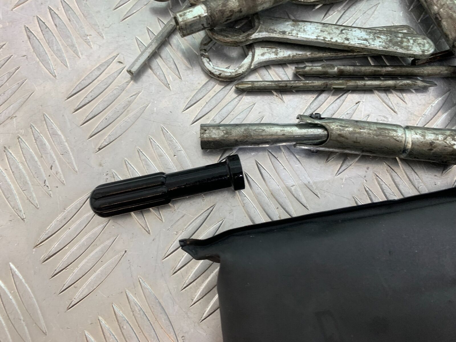 SUZUKI SV650 SV 650 TOOL KIT YEAR 2003-2006 (CMB1024)