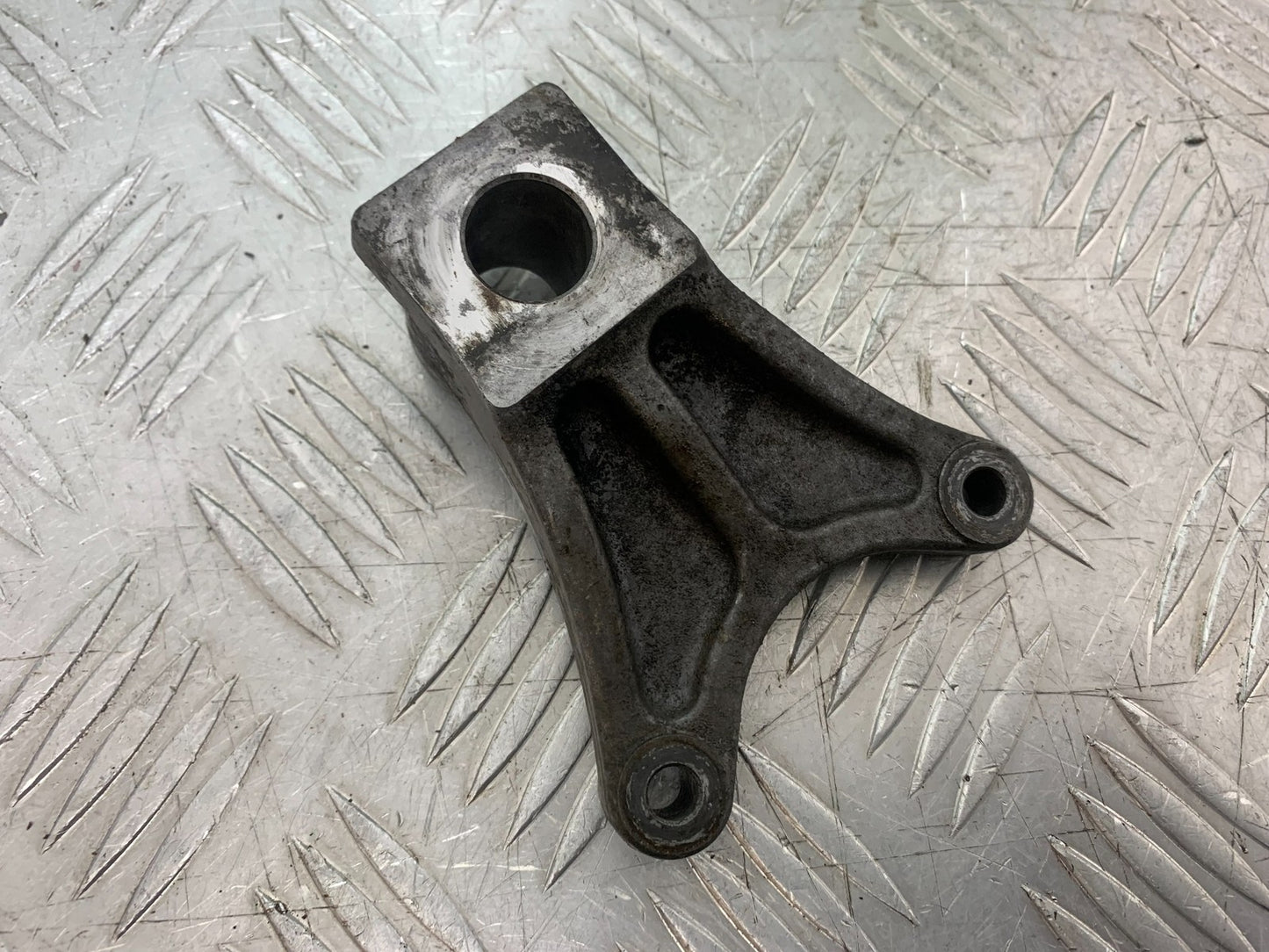 SUZUKI GSF600 GSF 600 BANDIT REAR CALIPER BRACKET 2000-2004 (CMB1269)