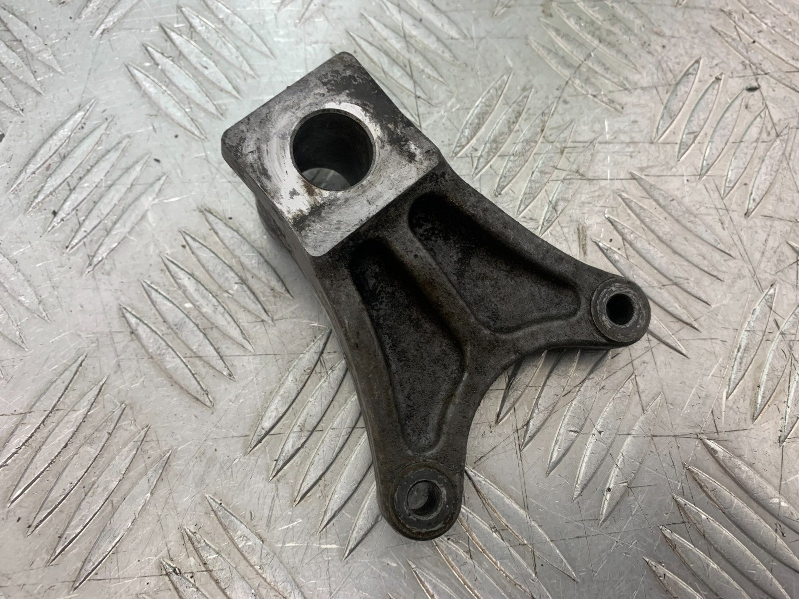 SUZUKI GSF600 GSF 600 BANDIT REAR CALIPER BRACKET 2000-2004 (CMB1269)