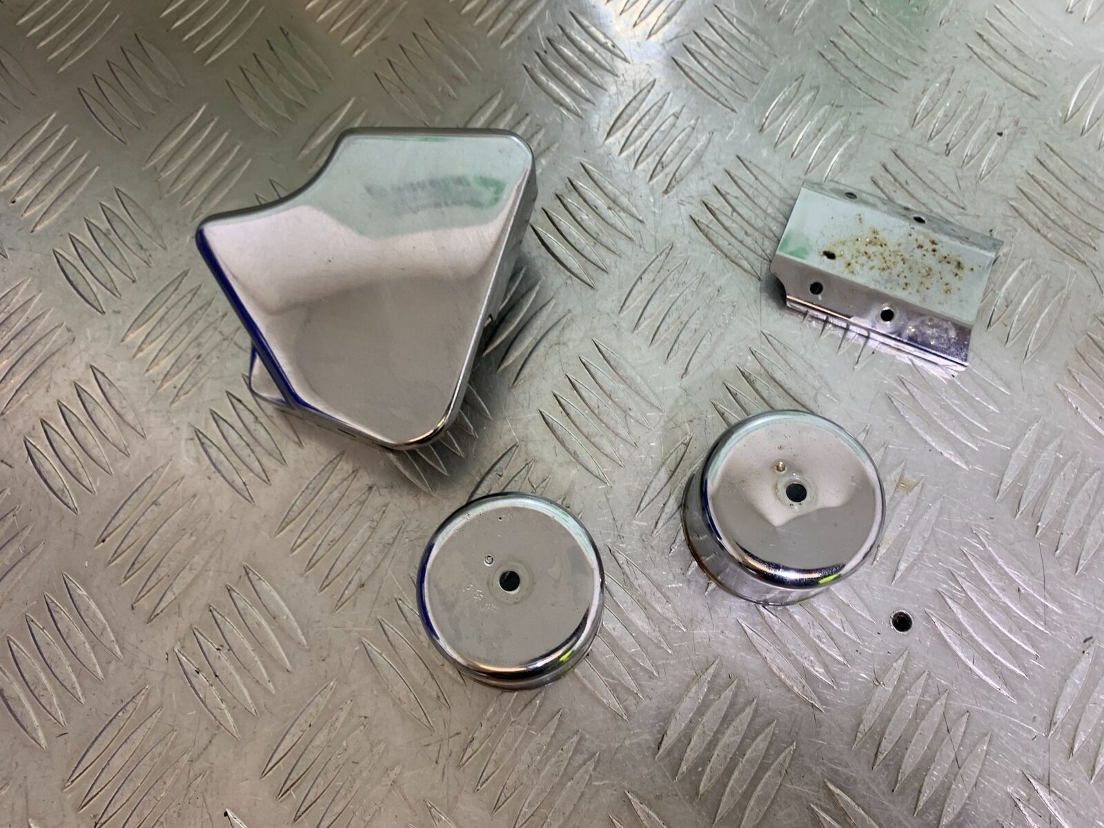 SUZUKI VS1400 VS 1400 INTRUDER CHROME COVERS   YEAR 1988 (CMB1077)
