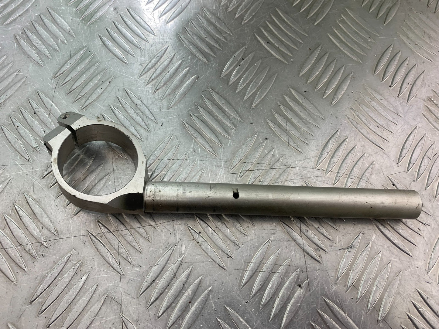 YAMAHA YZF R7 RIGHT HANDLEBAR   YEAR 2022-2025 (CMB1255)