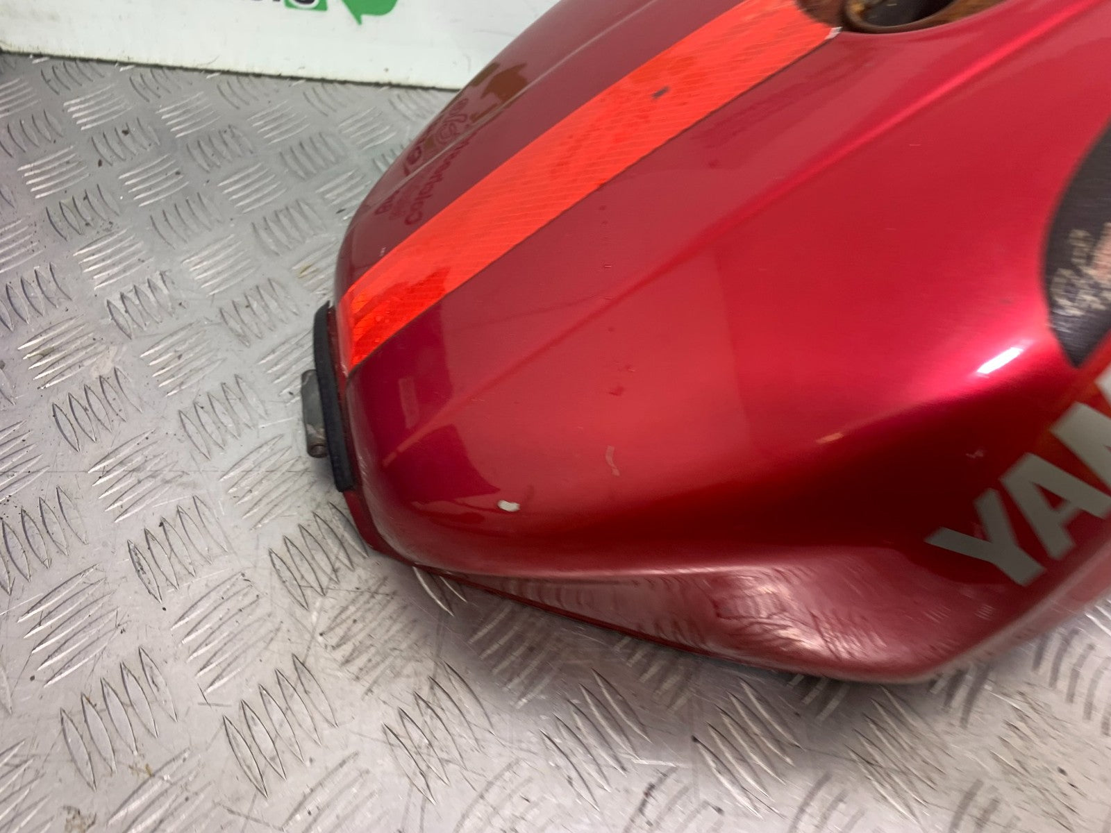 YAMAHA YZF1000 THUNDERACE PETROL TANK YEAR 1997-2000 (CMB1204)