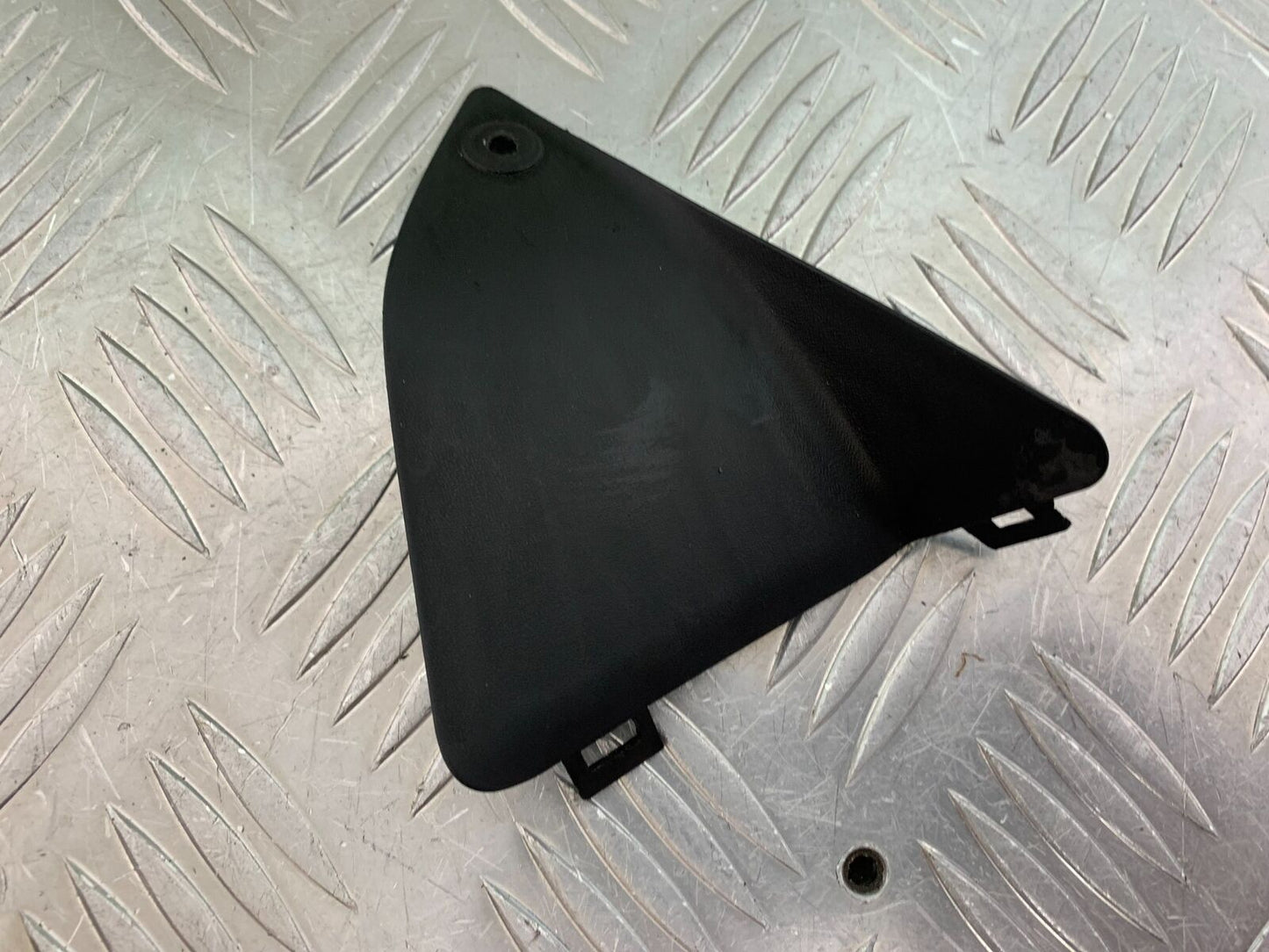 SUZUKI SV650 SV 650 TOP FAIRING INFILL PANEL   YEAR 2003-2006 (CMB1024)