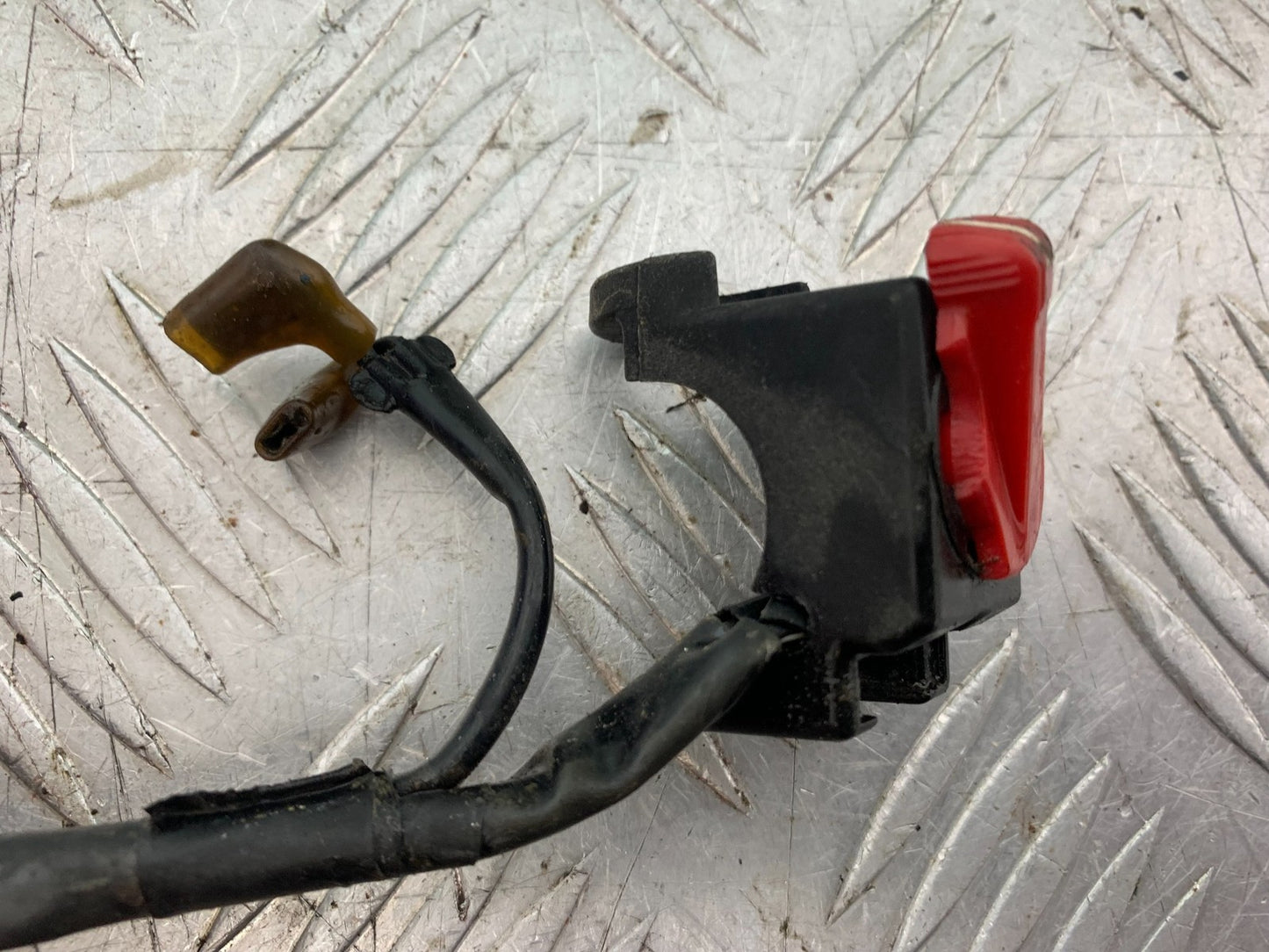 KAWASAKI KLR250 KLR 250 LEFT AND RIGHT SWITCH GEARS   YEAR 1984-2001 (CMB1225)