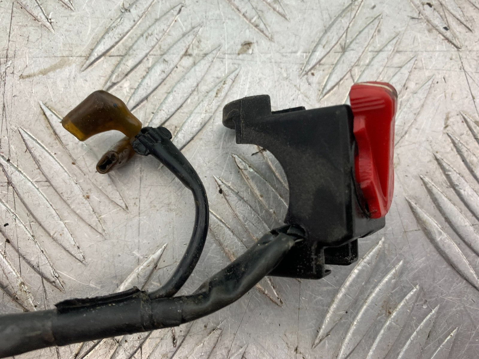 KAWASAKI KLR250 KLR 250 LEFT AND RIGHT SWITCH GEARS   YEAR 1984-2001 (CMB1225)