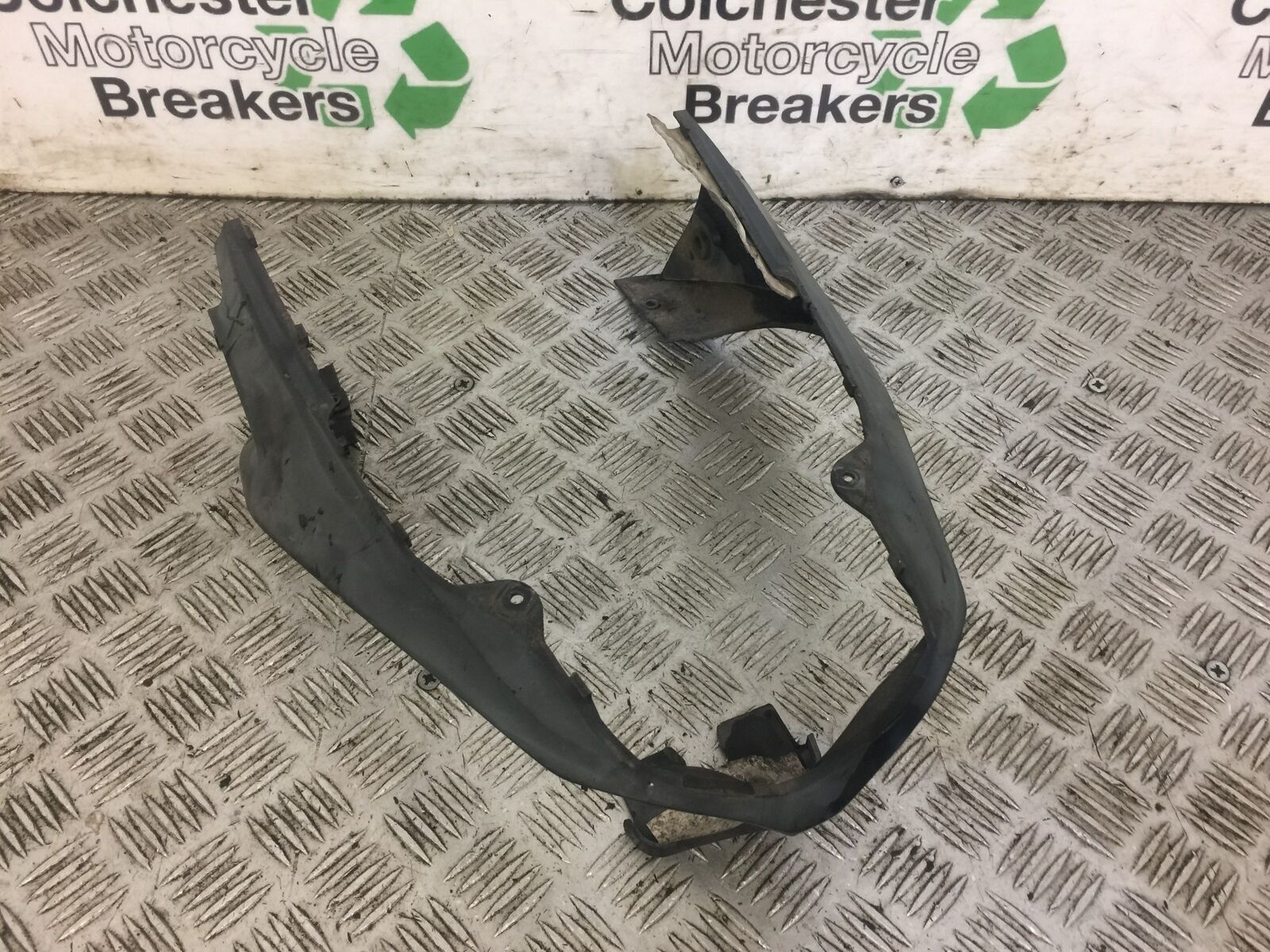 YAMAHA FZ6 SILENCER INFILL PANEL  YEAR 2005  (STOCK 589)