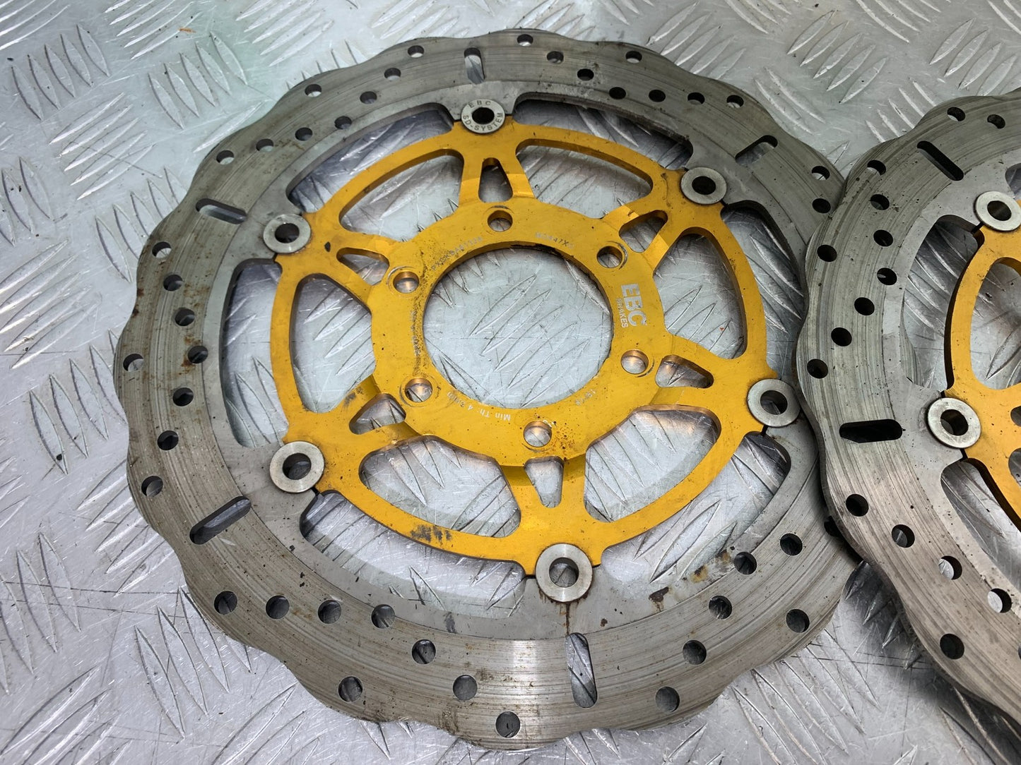 TRIUMPH 955i SPRINT ST FRONT BRAKE DISCS  YEAR 1999-04 (CMB1230)