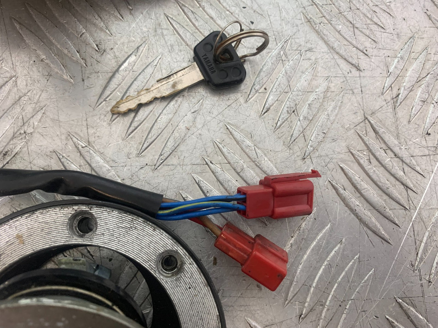 YAMAHA XJ900 XJ 900 DIVERSION LOCKS AND KEY  YEAR 1994-2002(CMB1292)