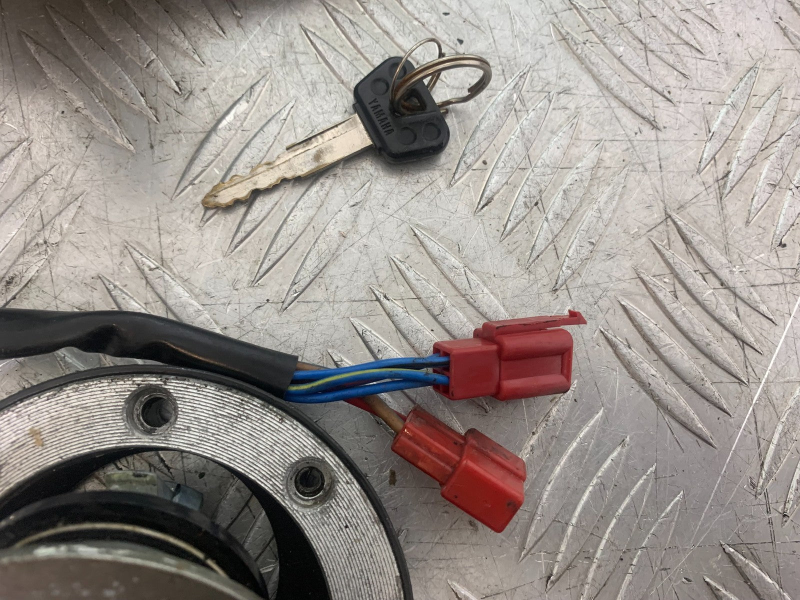 YAMAHA XJ900 XJ 900 DIVERSION LOCKS AND KEY  YEAR 1994-2002(CMB1292)