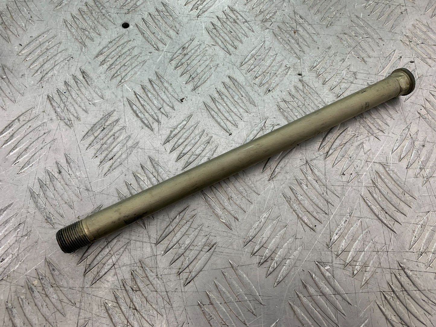 KAWASAKI ZX10R ZX10 R SWINGARM SPINDLE  2008-2010 (CMB1301)