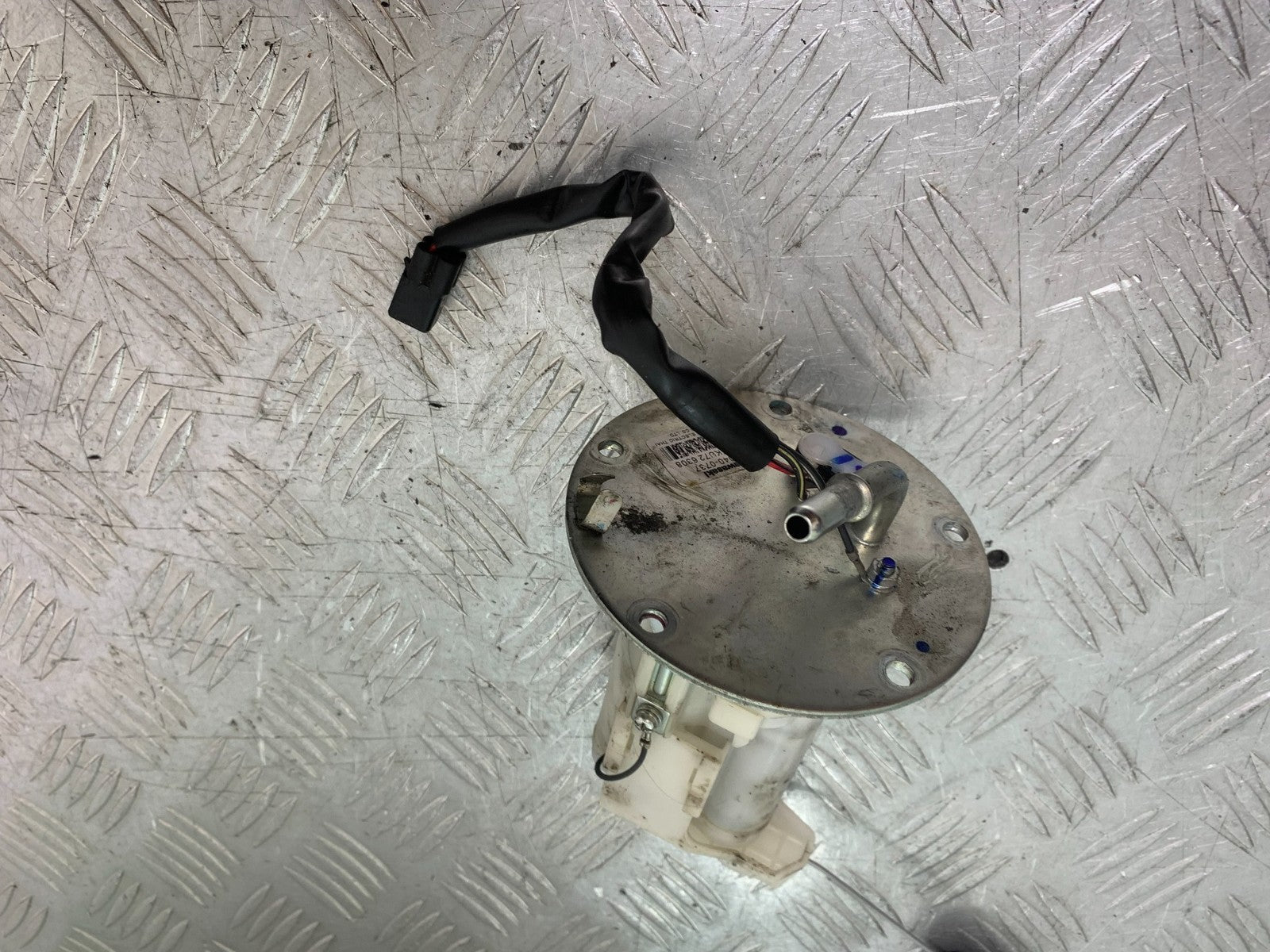 KAWASAKI 650 VERSYS PETROL PUMP  YEAR 2015-2018 (CMB1288)