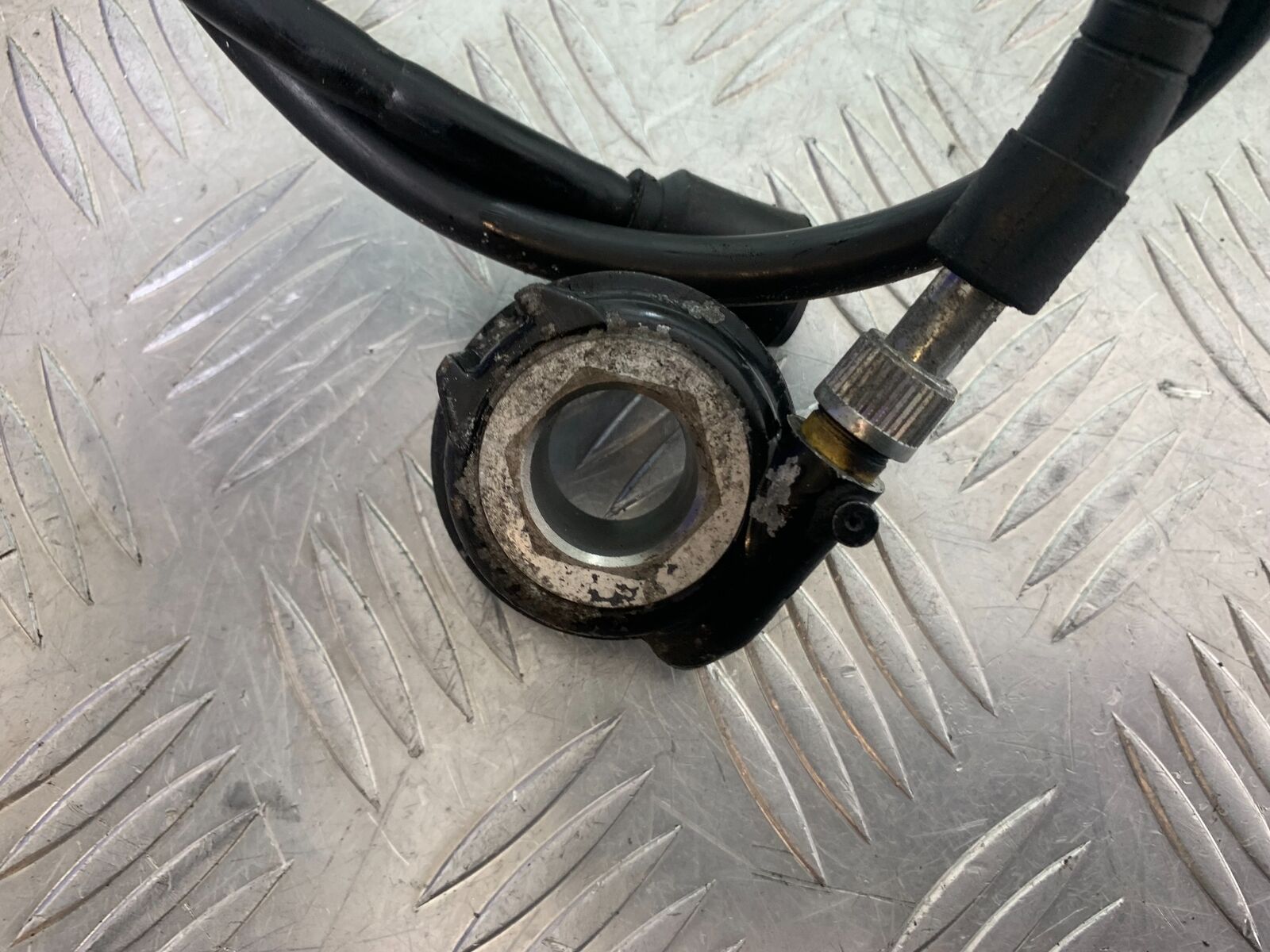 YAMAHA XJR1300 XJR 1300 SPEEDO DRIVE AND CABLE   YEAR  1999-2003 (CMB1119)