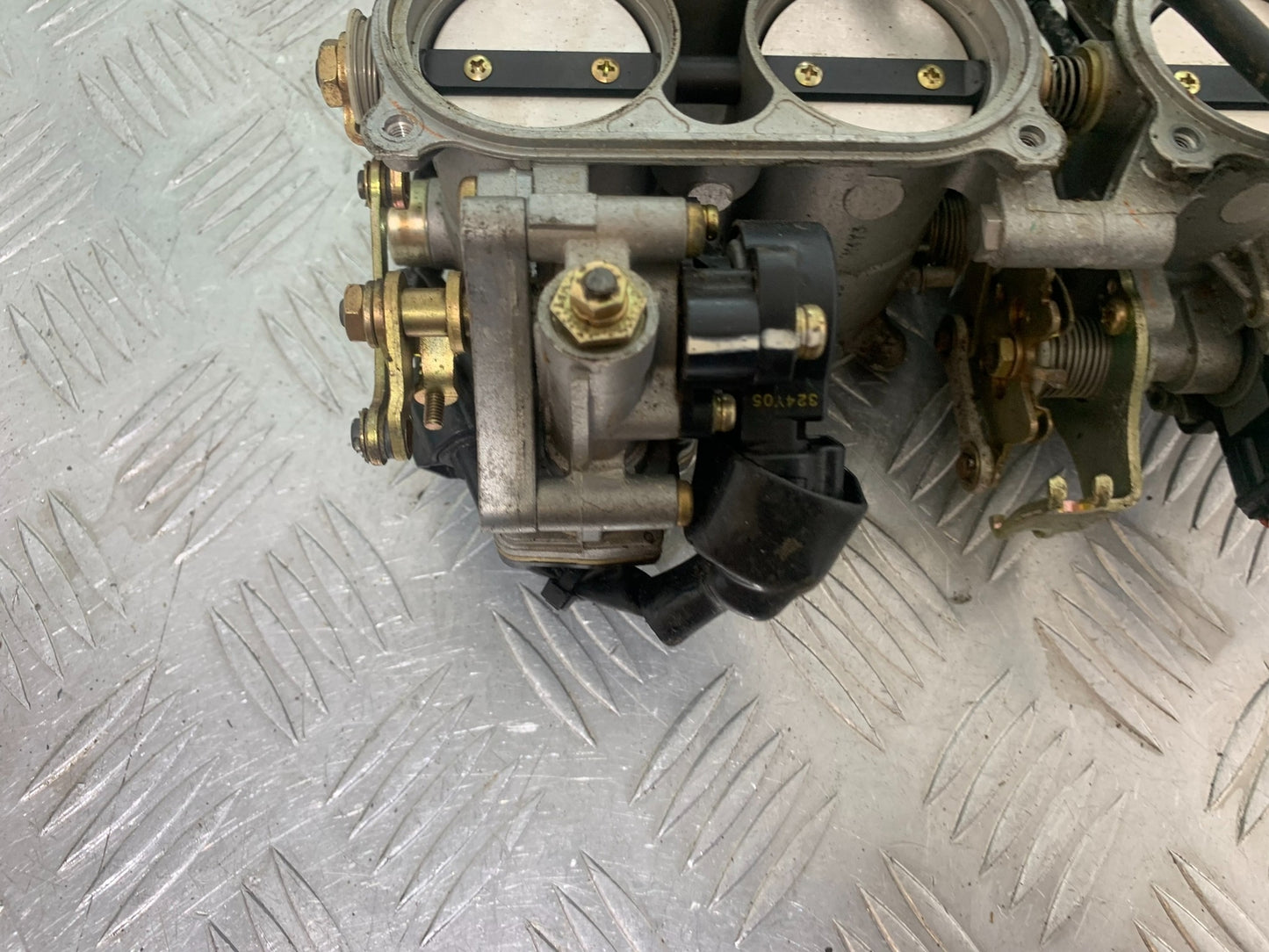 YAMAHA YZF R1 THROTTLE BODIES   YEAR 2004-2006 (CMB1155)