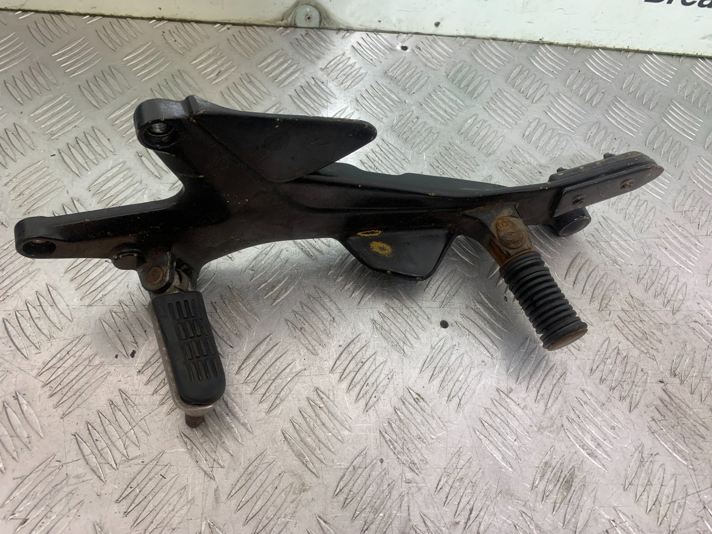 HONDA CBF600 CBF 600 LEFT HANGER AND PEGS  YEAR 2004-07  (CMB1305)