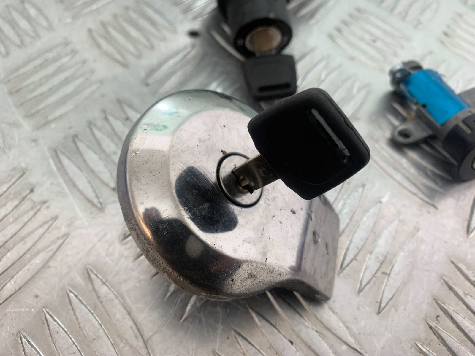 YAMAHA XV535 XV 535 VIRAGO LOCKS AND KEY  YEAR 1994-02 (CMB1044)