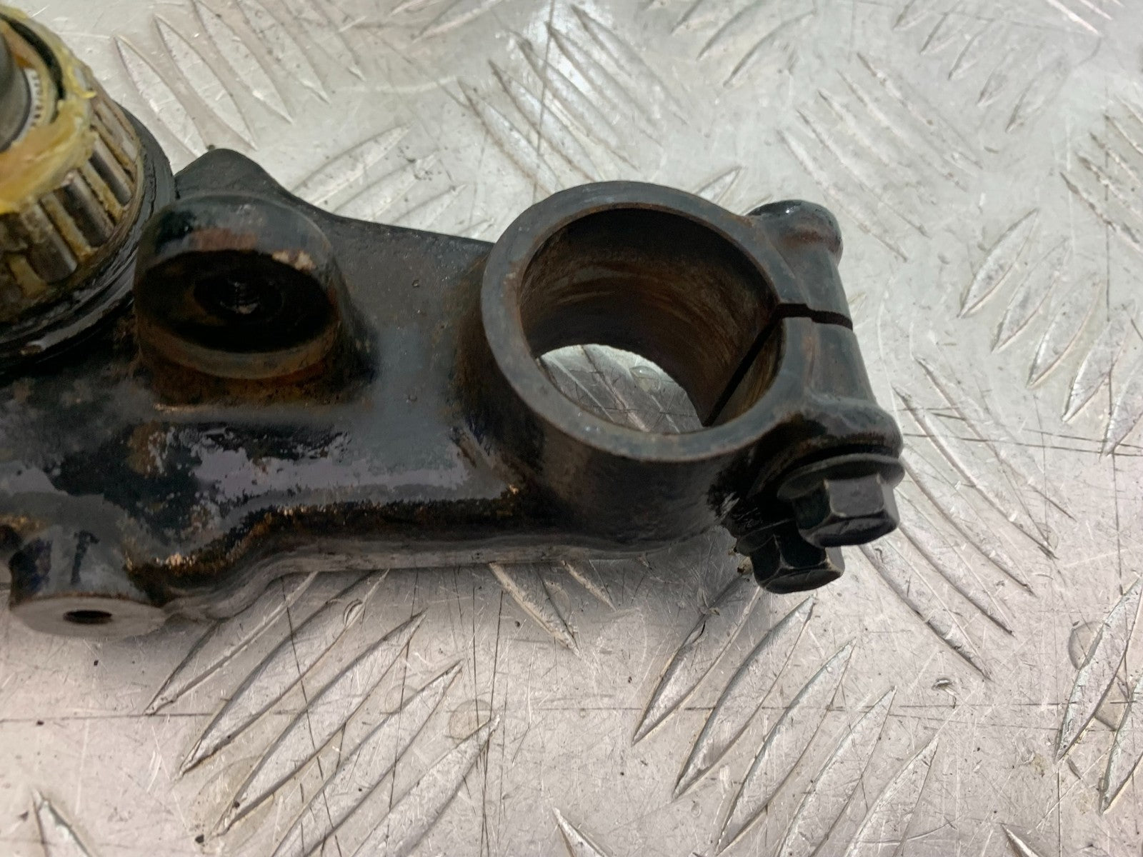 KAWASAKI KLR250 KLR 250 BOTTOM YOKE  YEAR 1984-2001 (CMB1225)