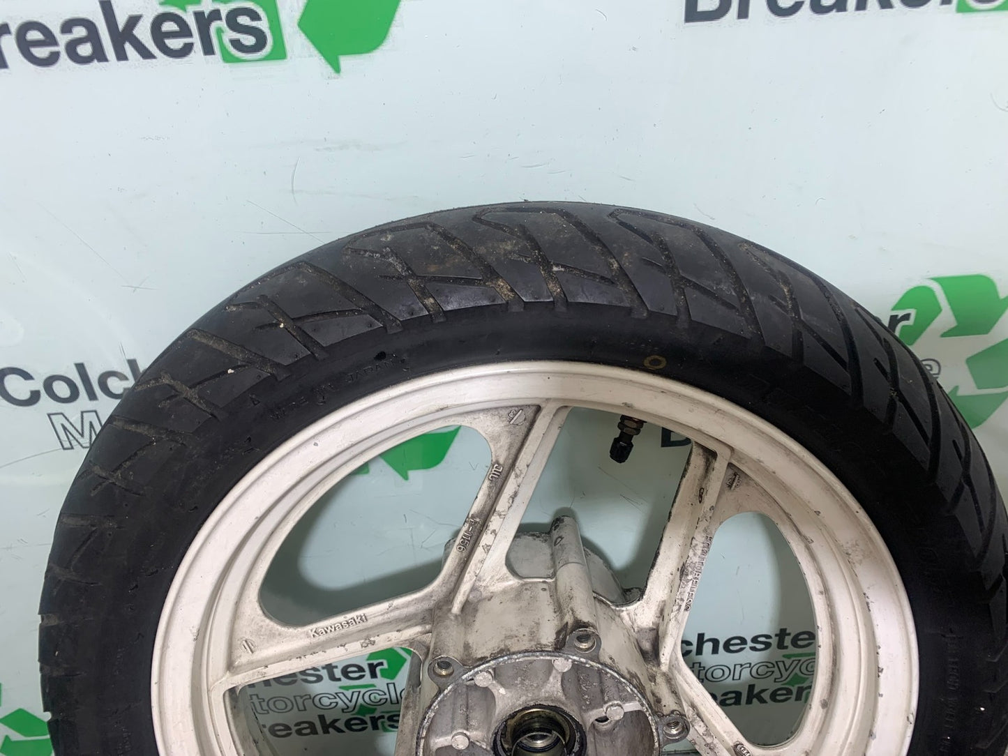 KAWASAKI GPZ600 GPZ 600 FRONT WHEEL  YEAR 1988-90 (CMB1258)