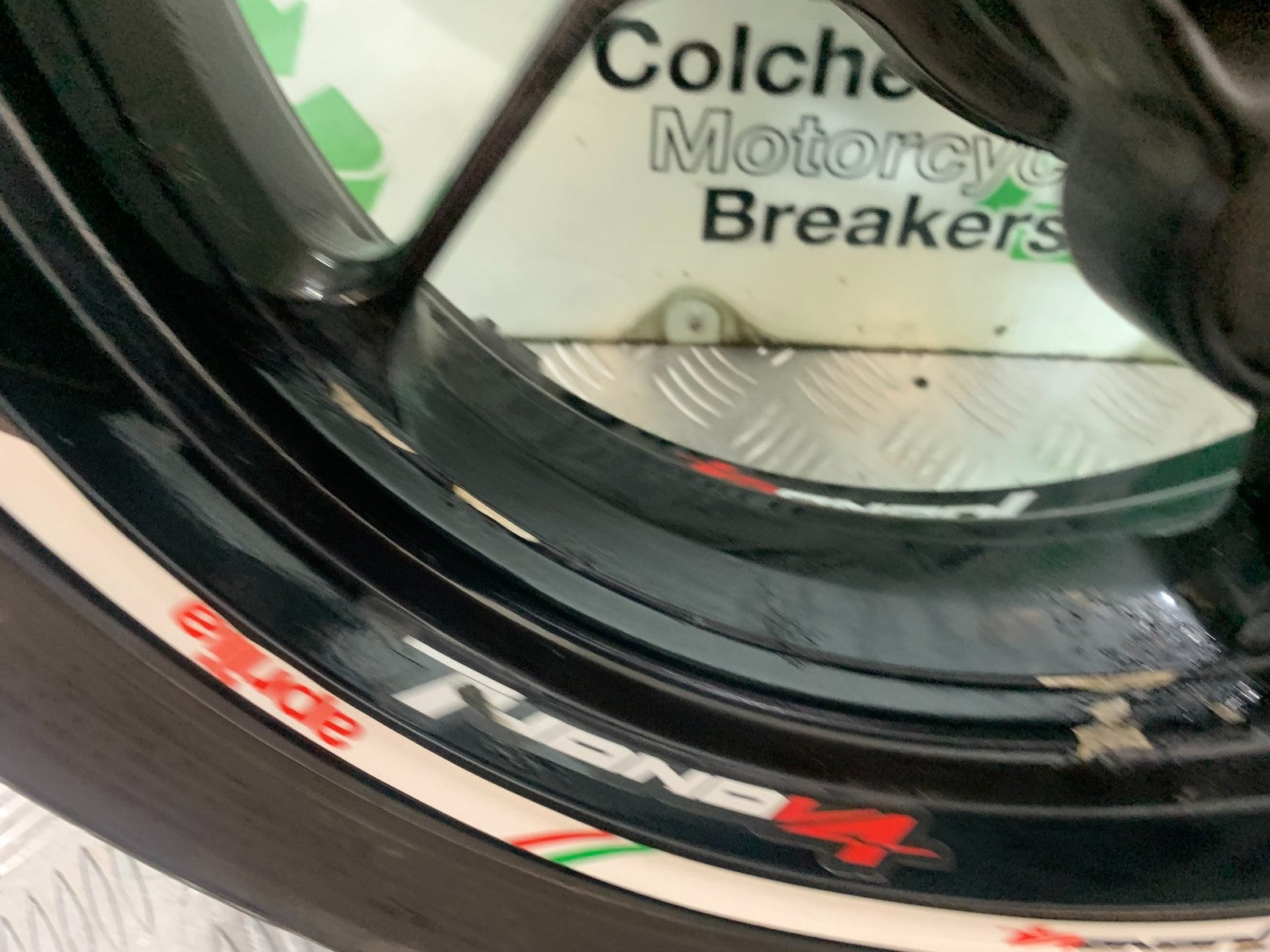 APRILIA TUONO 1000 V4 REAR WHEEL  YEAR 2013-2014 (CMB1239)