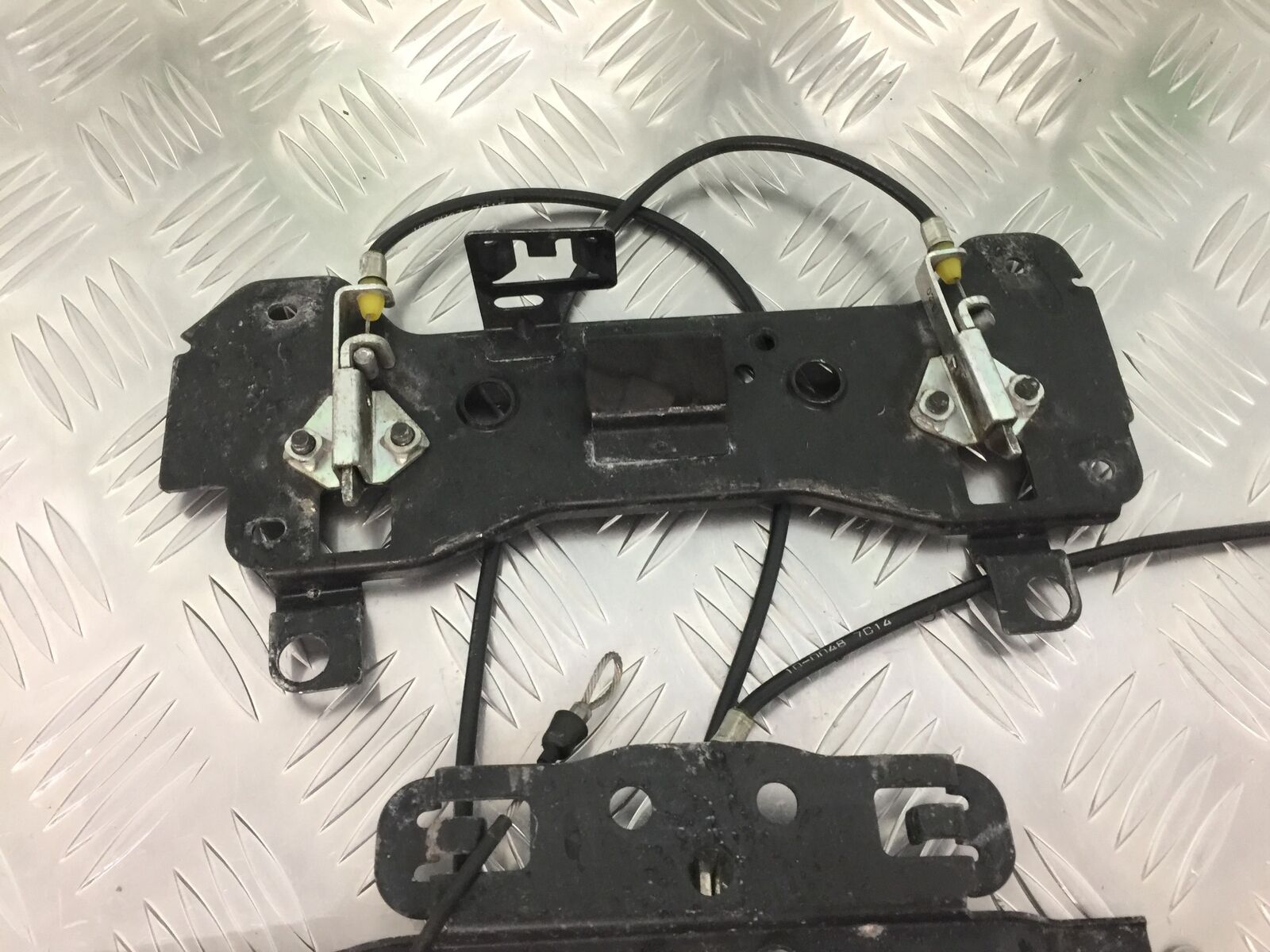 KAWASAKI Z1000 Z 1000 SEAT CATCHES AND CABLES YEAR 2007-2009  (STOCK 927)