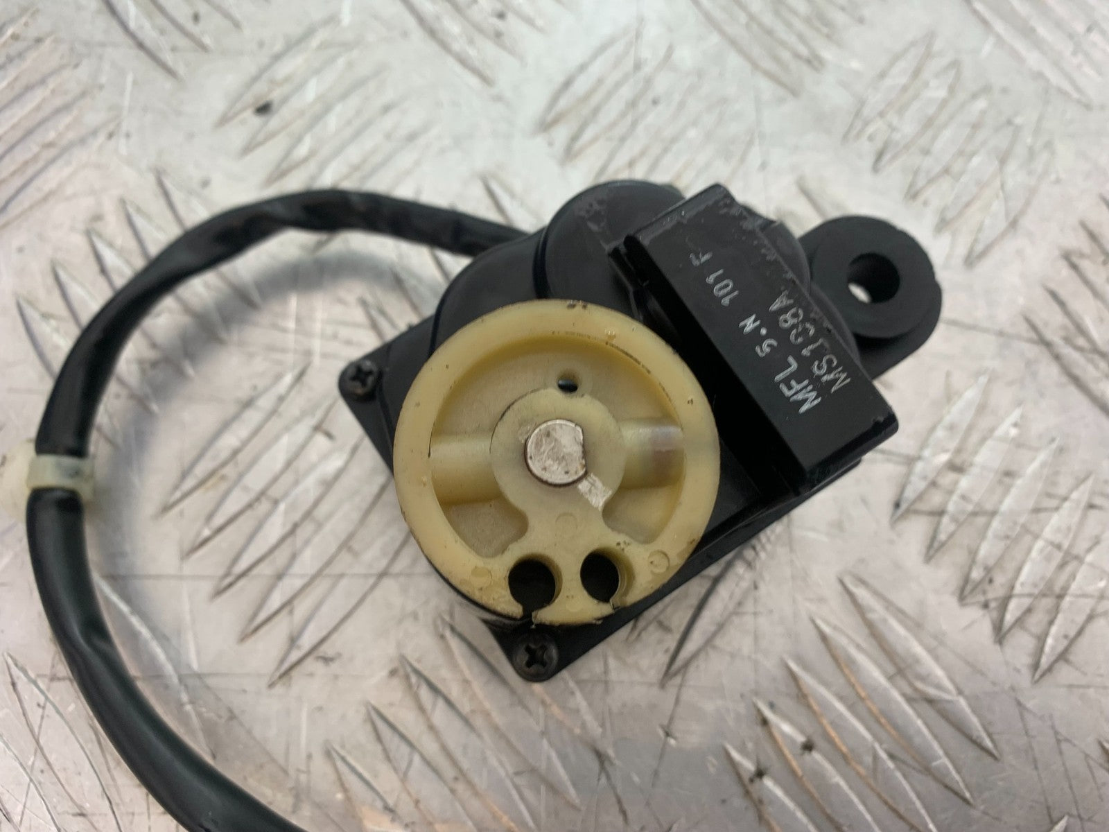 HONDA CBR1000 rr FIREBLADE EXHAUST SERVO MOTOR   YEAR 2012-2016 (CMB1198)